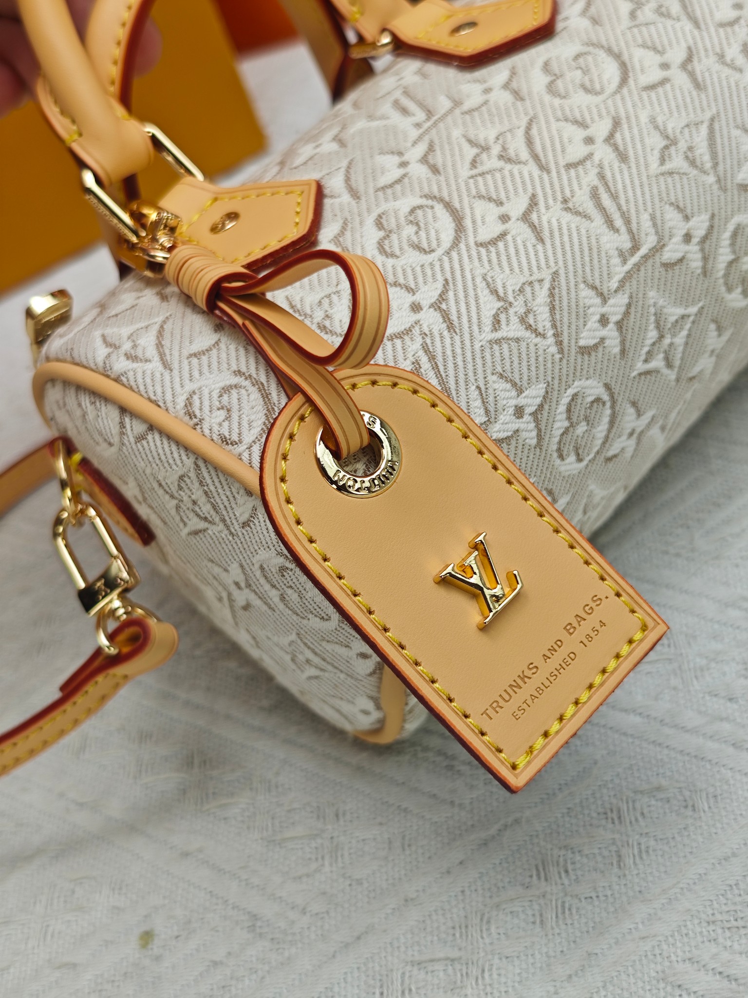 White/Jacquard Handbag 16*10*7.5cm