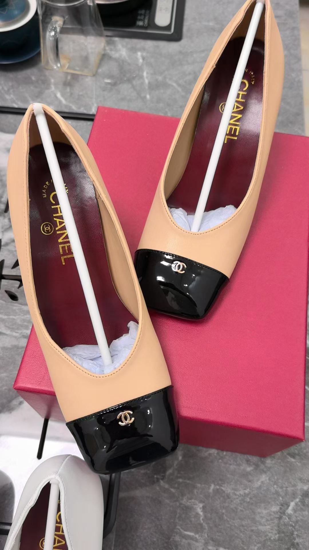 Square-toe flats 35-40