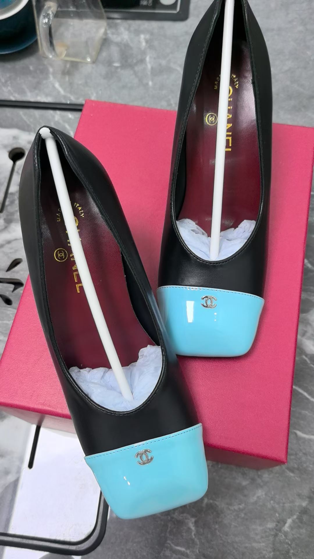Square-toe flats 35-40