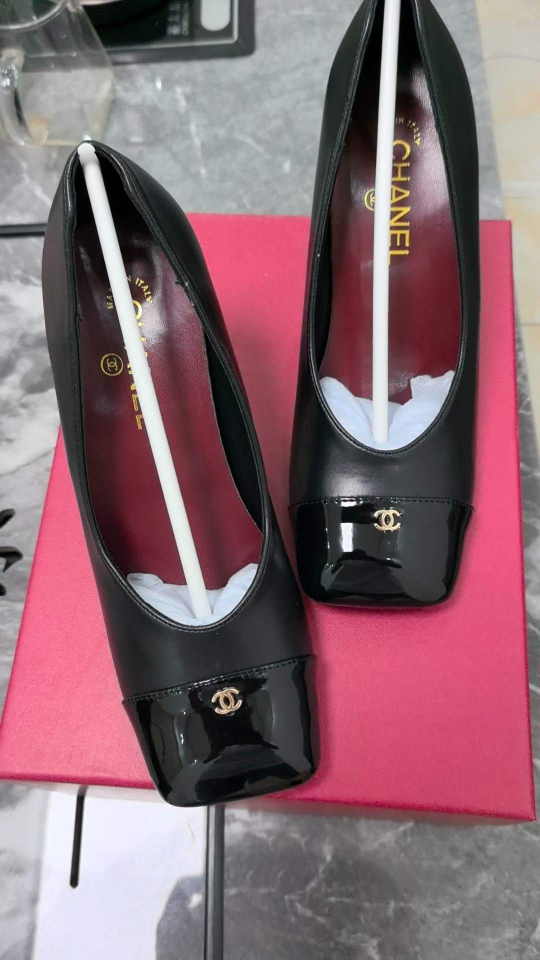 Square-toe flats 35-40