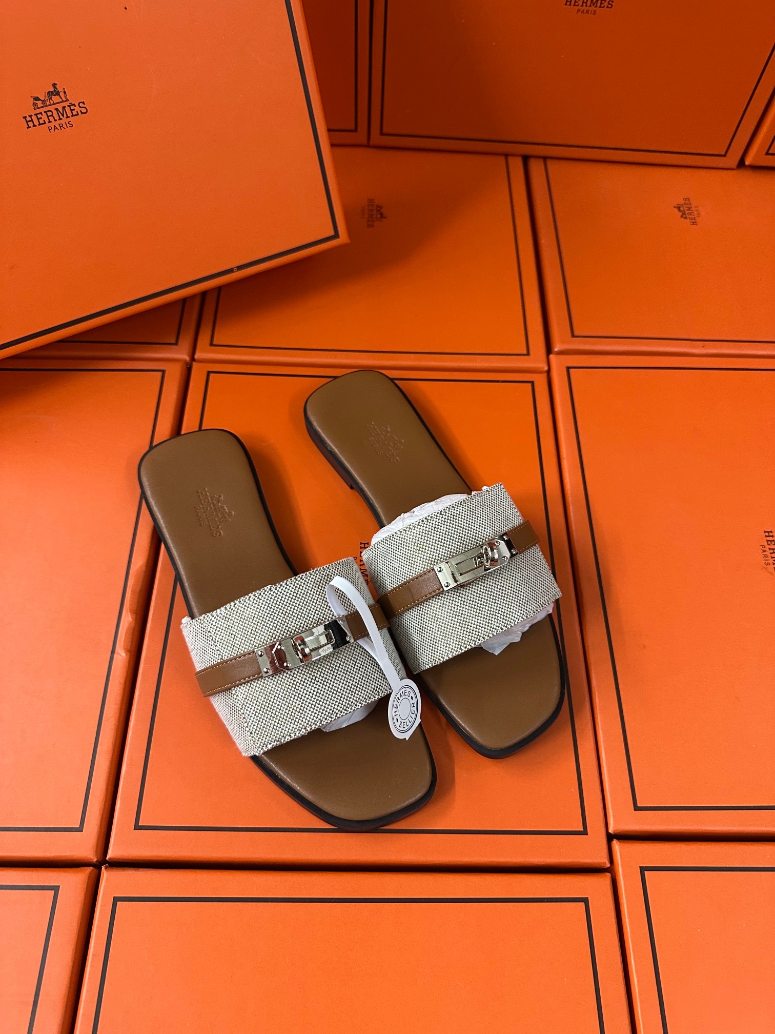 Silver buckle slippers 35-42