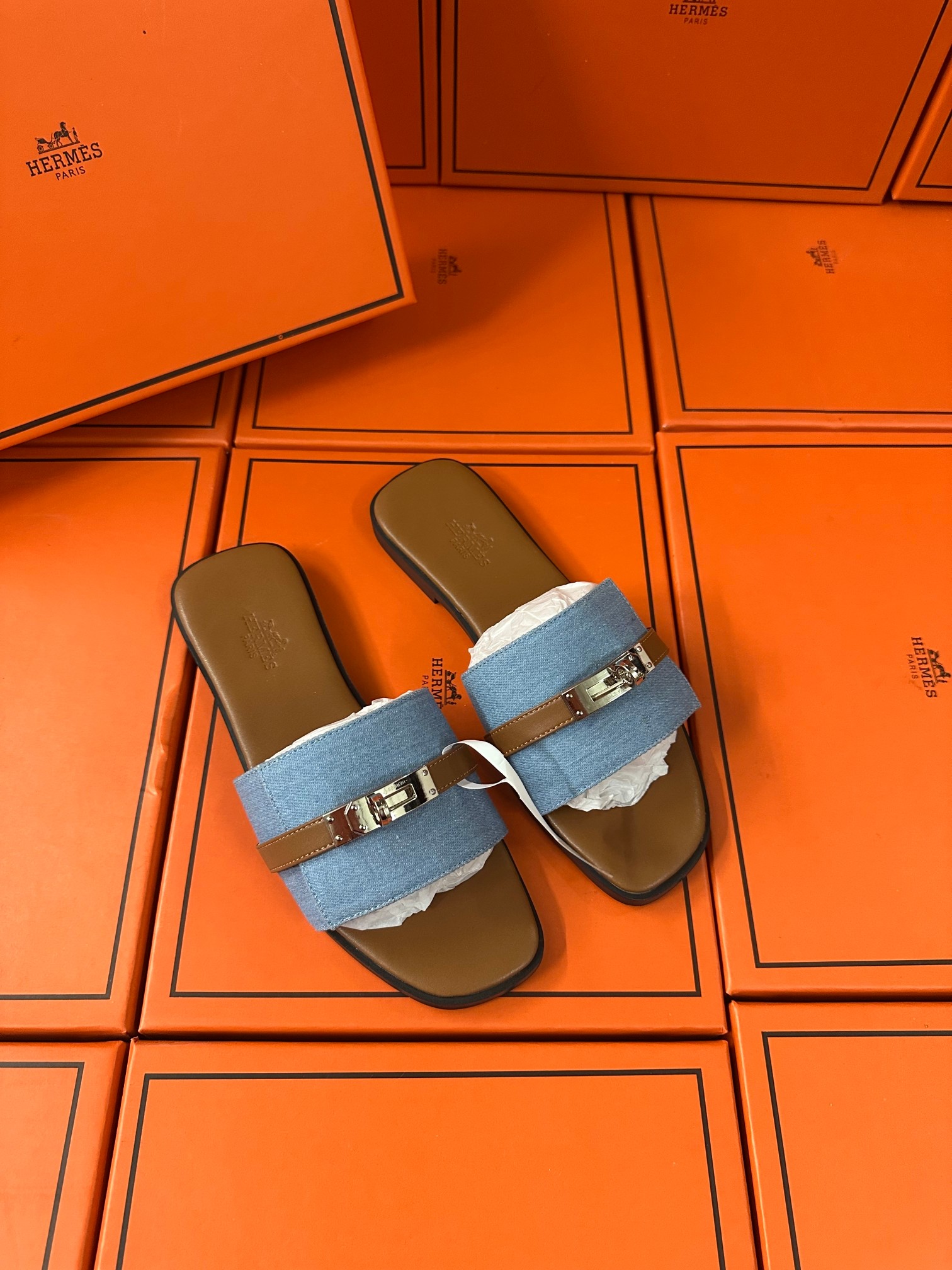 Silver buckle slippers 35-42