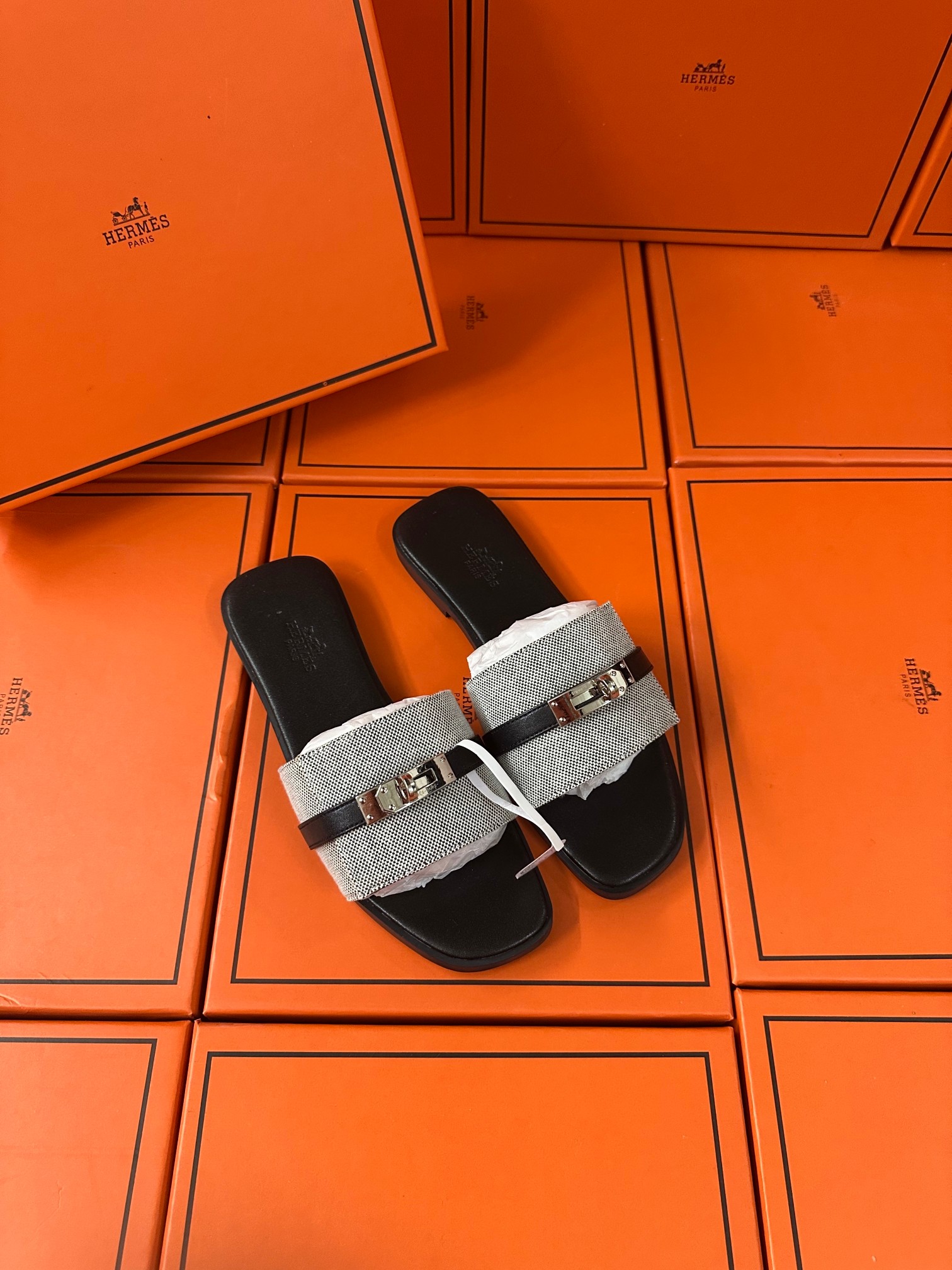 Silver buckle slippers 35-42