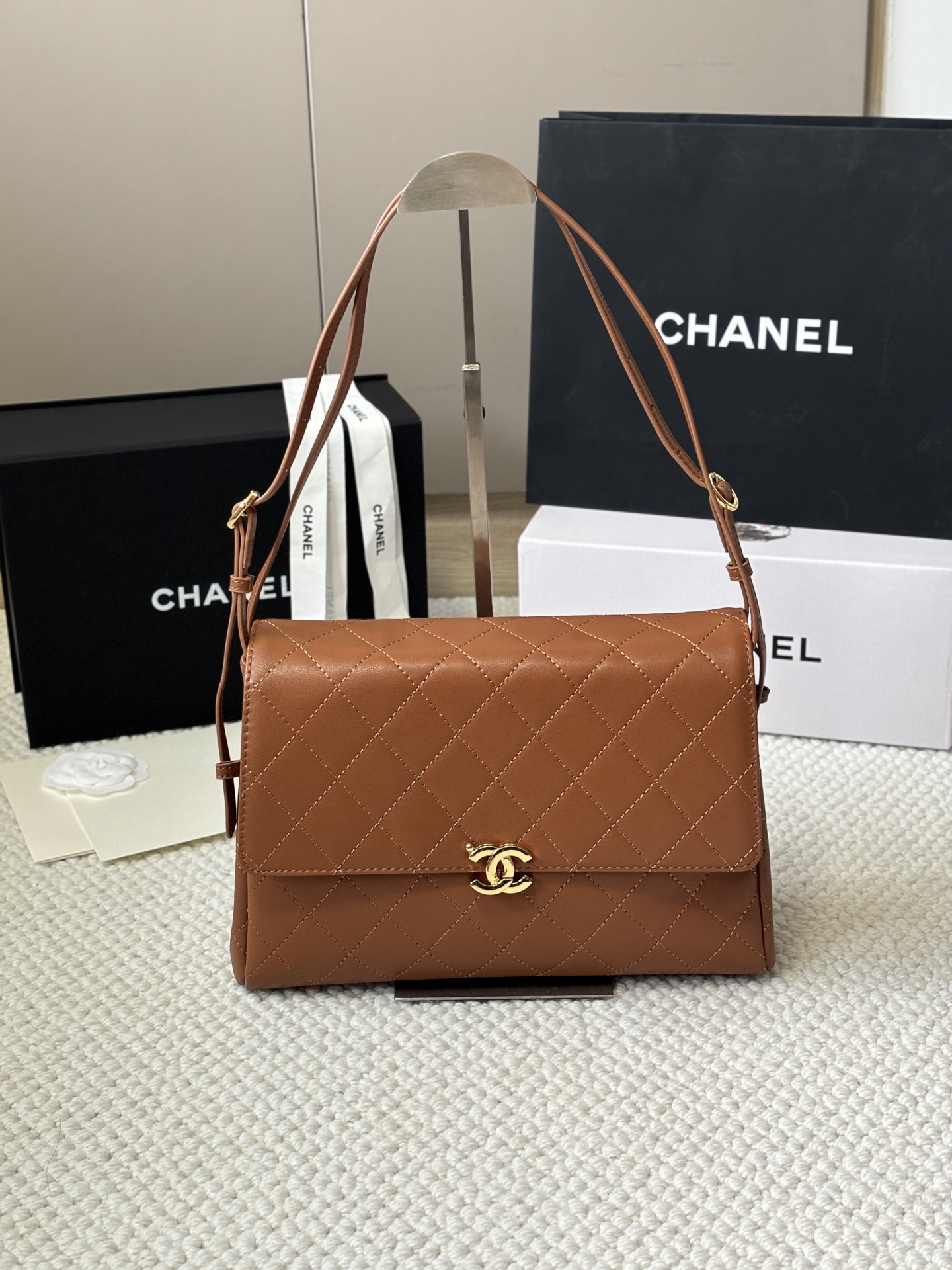 Leather and metal panelled convertible crossbody/backpack 32*20*10cm