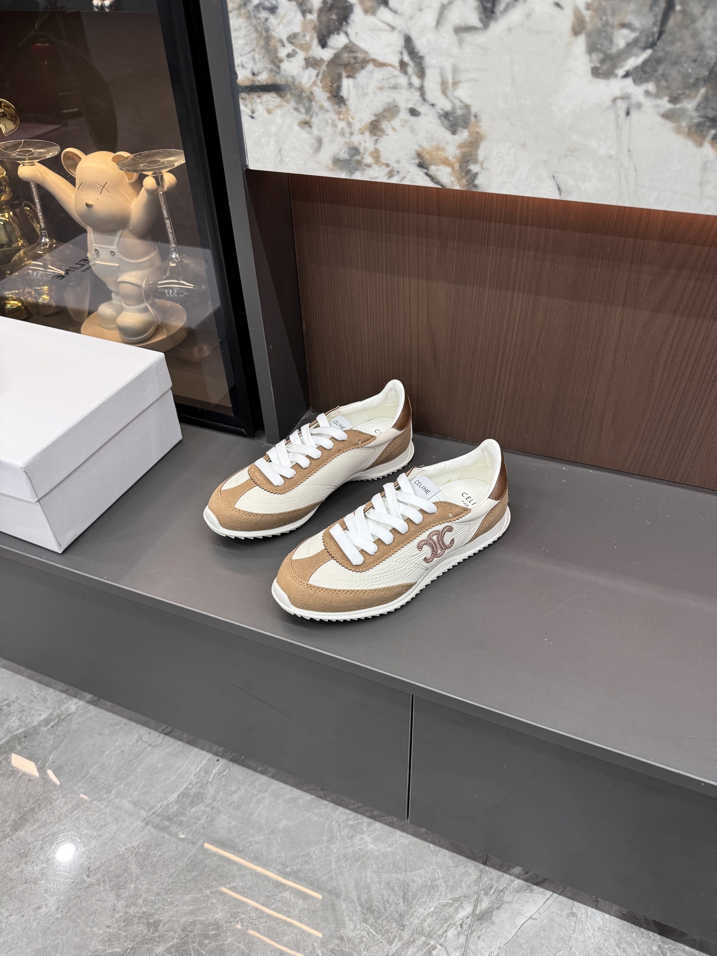 Lightweight casual and running sneakers 35-40