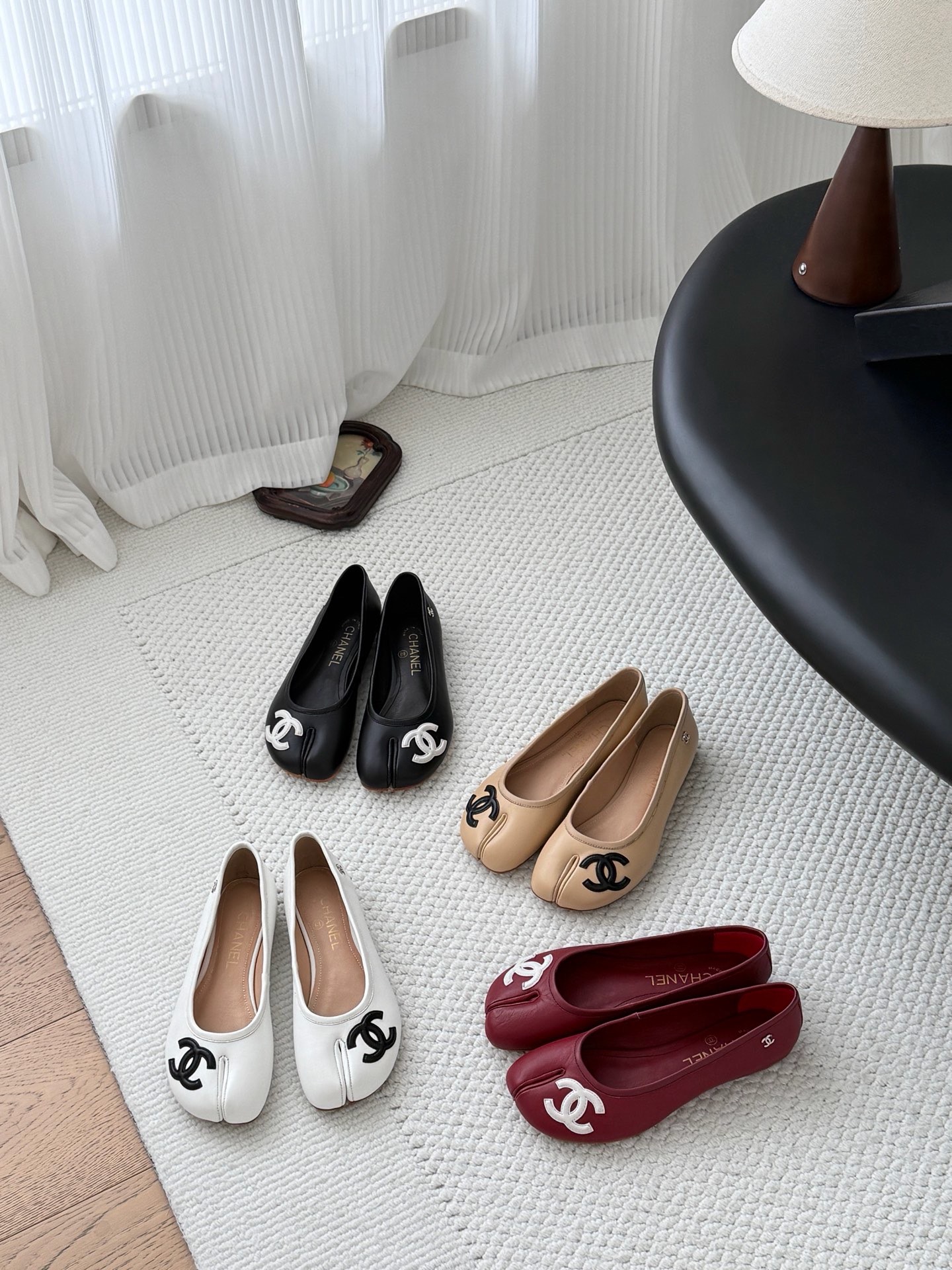 Split-toe flats 35-40