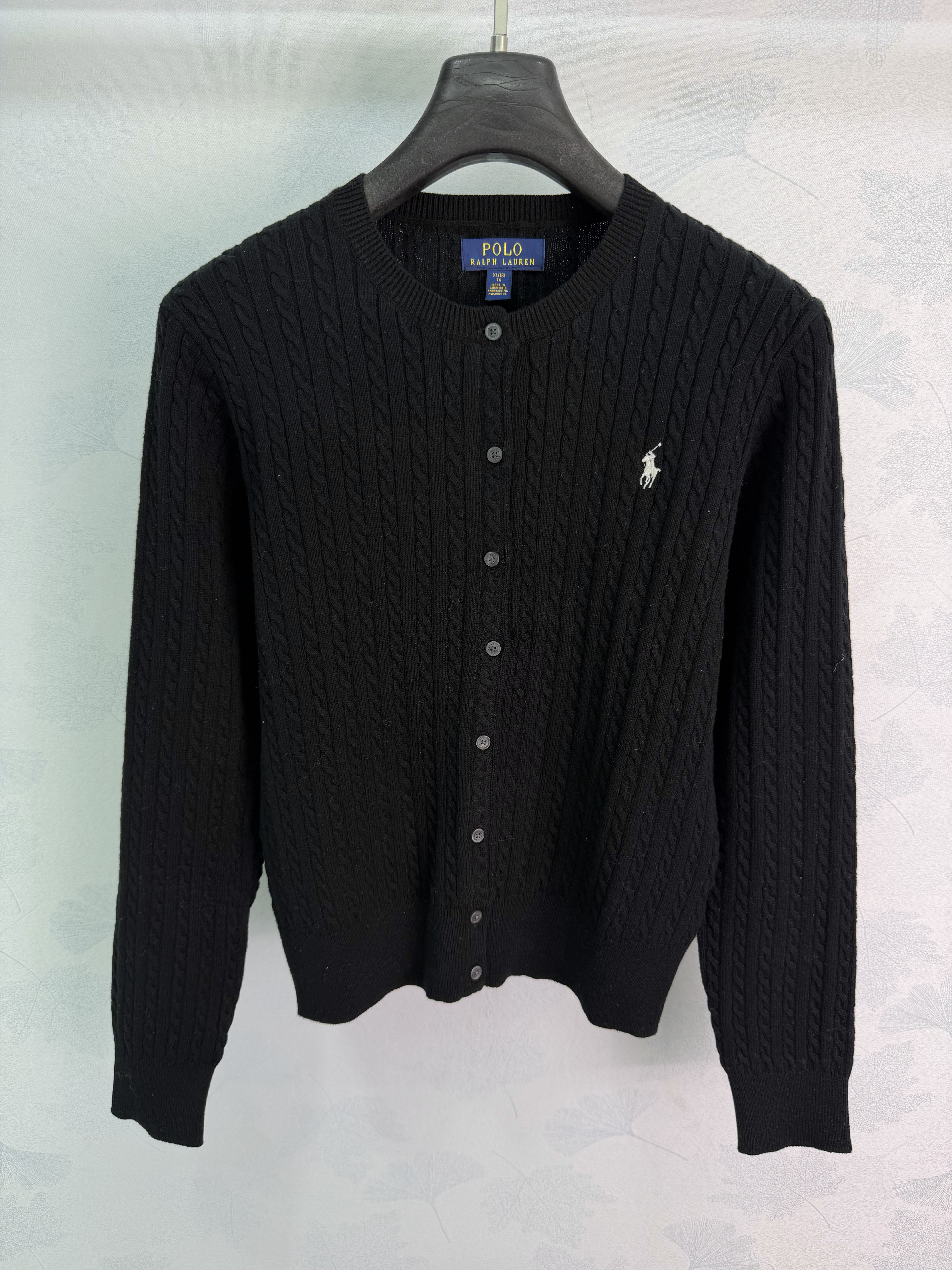 Knitted crew-neck long-sleeve cardigan