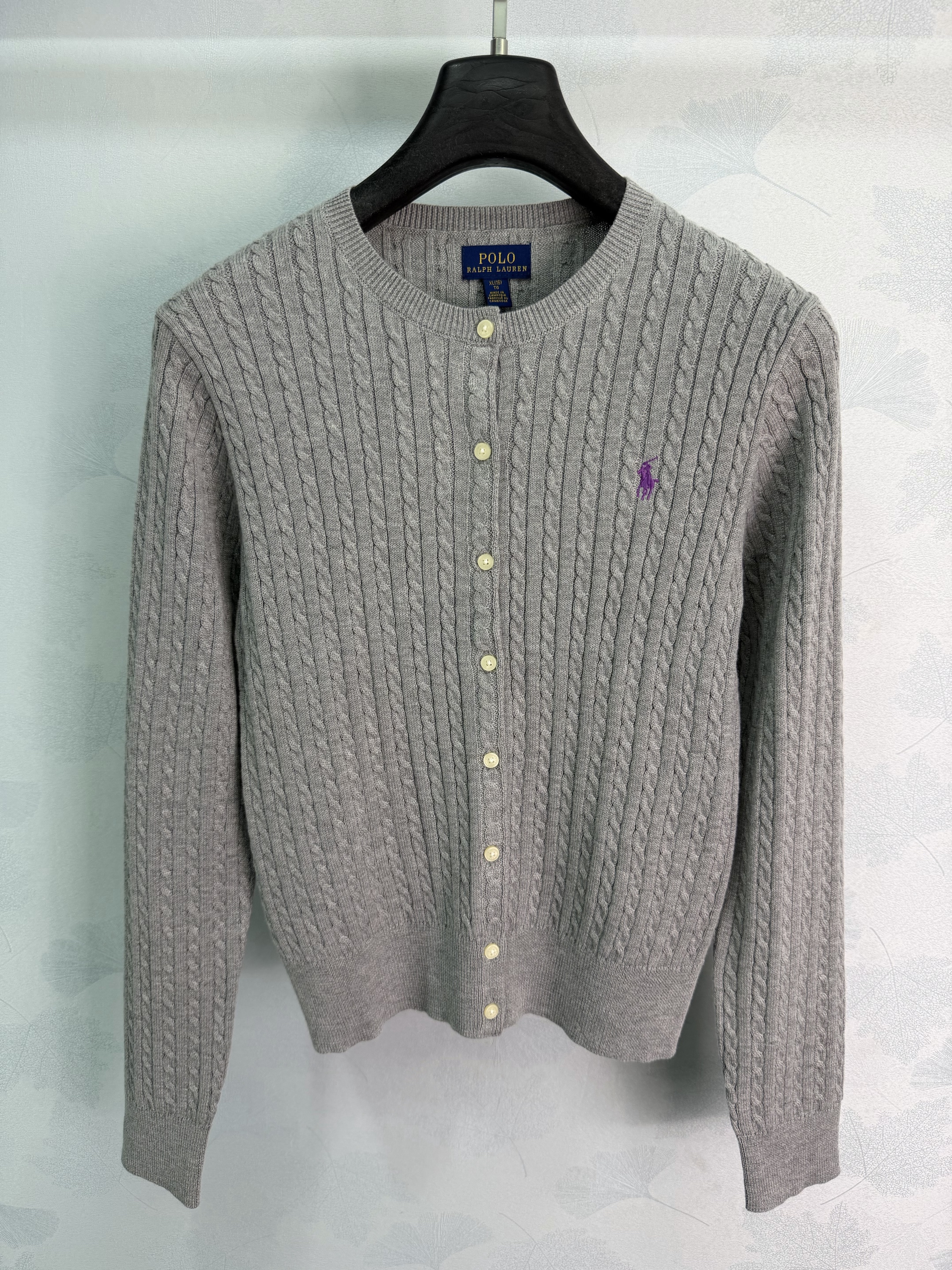Knitted crew-neck long-sleeve cardigan