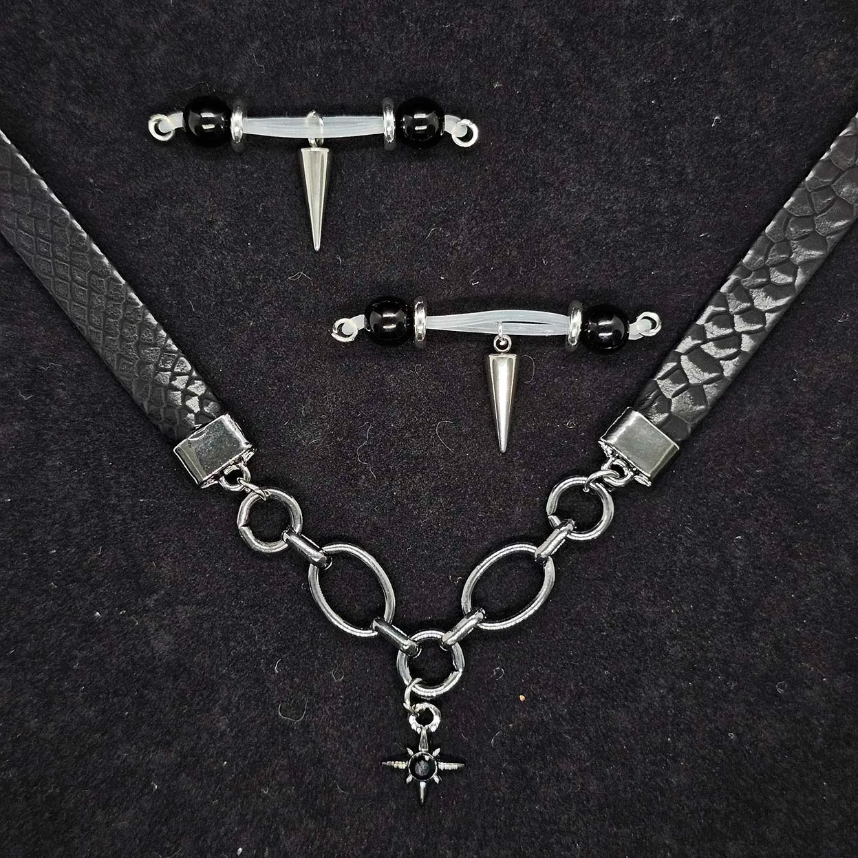 Spike Adjustable Non-Piercing Nipple Rings - Silver - 1 set (nipple clamps + necklace) - image 3