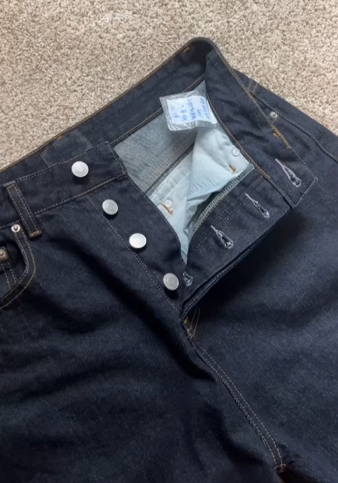 MULTI-POCKET BAGGY JEANS