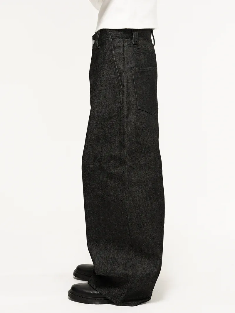 JAPANESE SELVEDGE  CURVED-LEGS JEANS