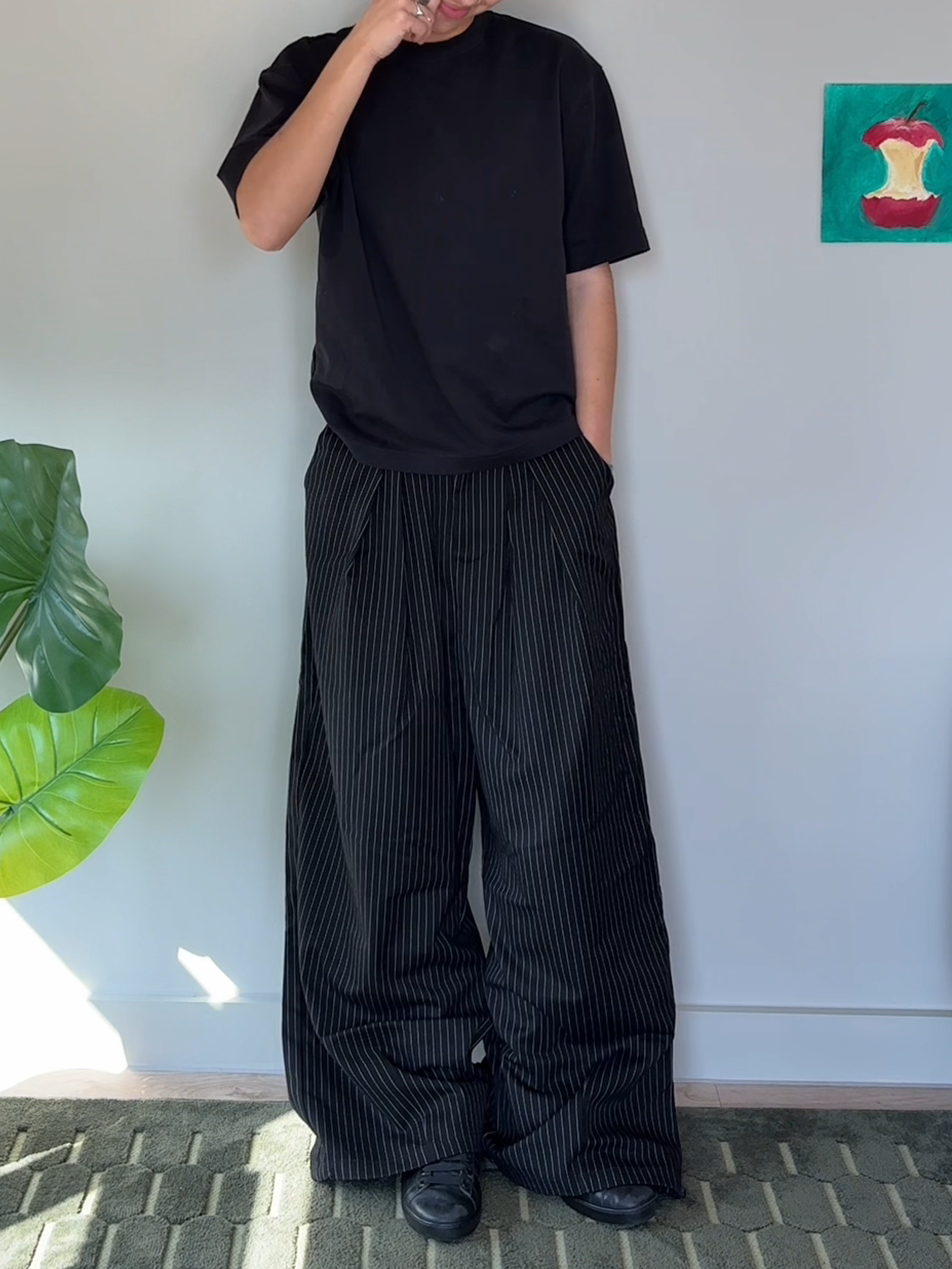 PLEATED WIDE LEG PINSTRIPE PANTS