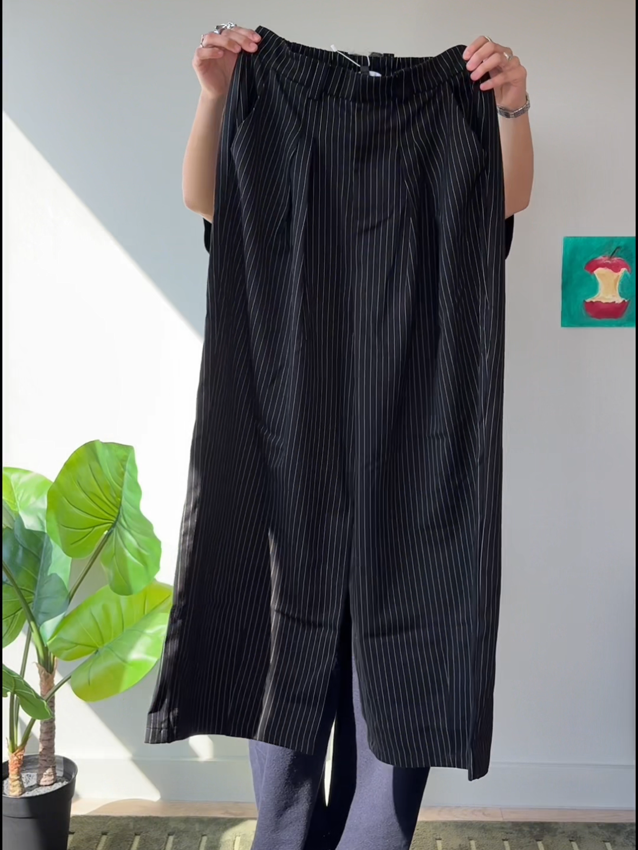 PLEATED WIDE LEG PINSTRIPE PANTS