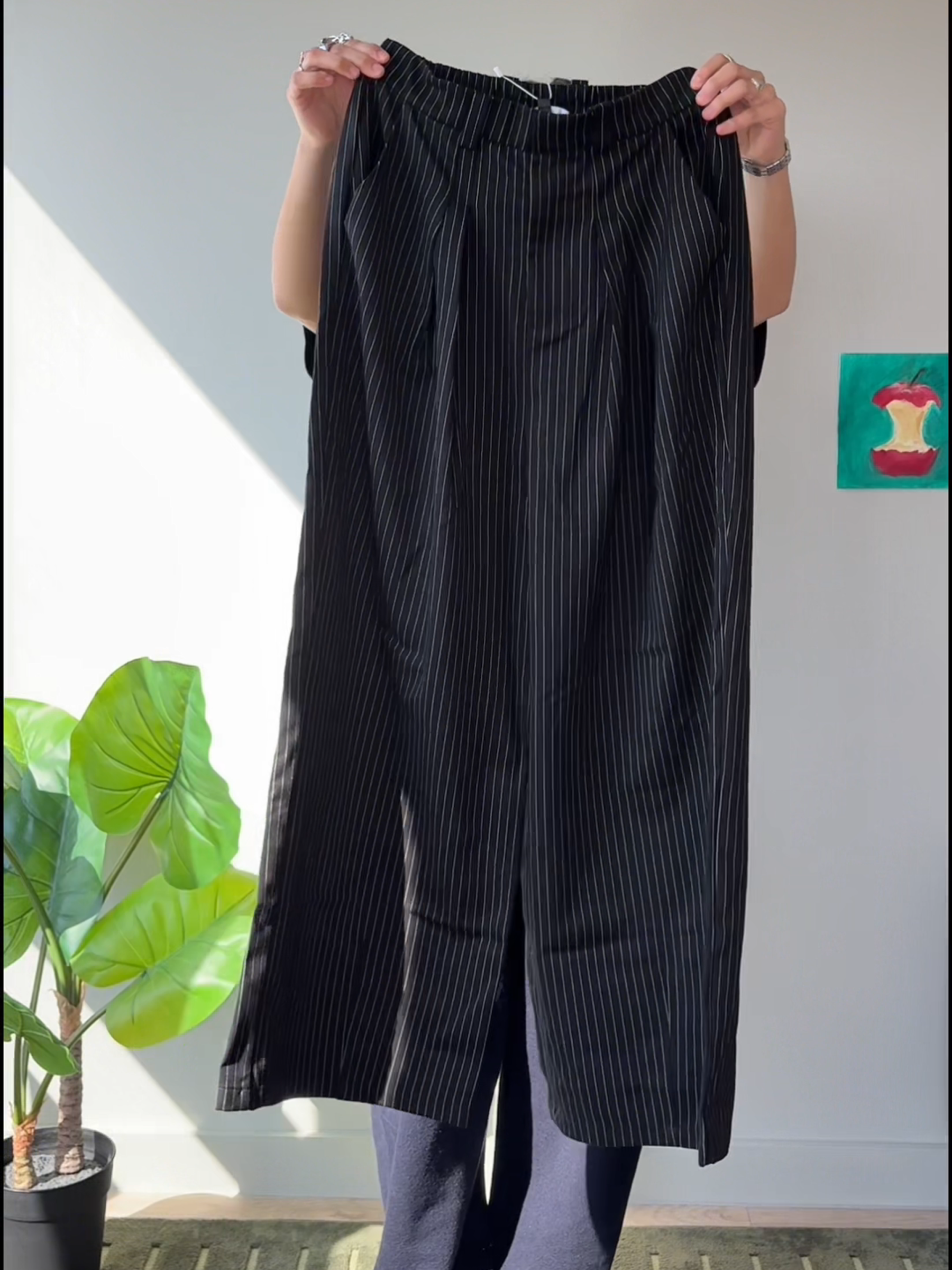 PLEATED WIDE LEG PINSTRIPE PANTS