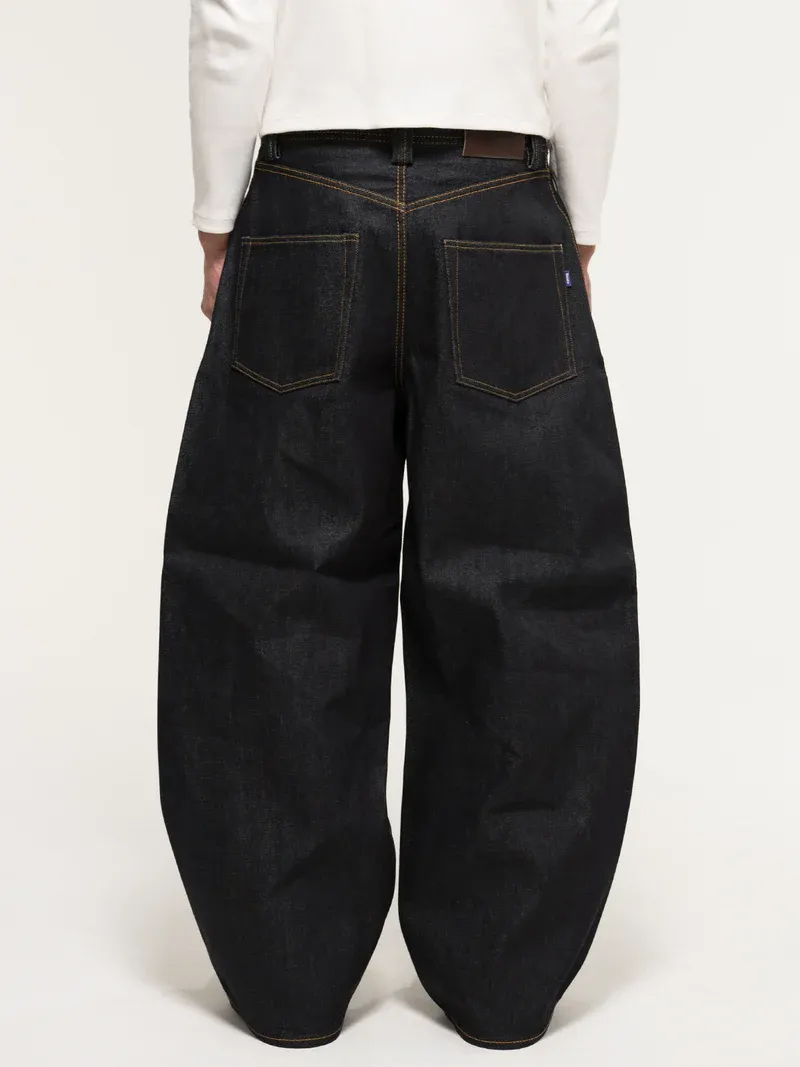 JAPANESE SELVEDGE  CURVED-LEGS JEANS