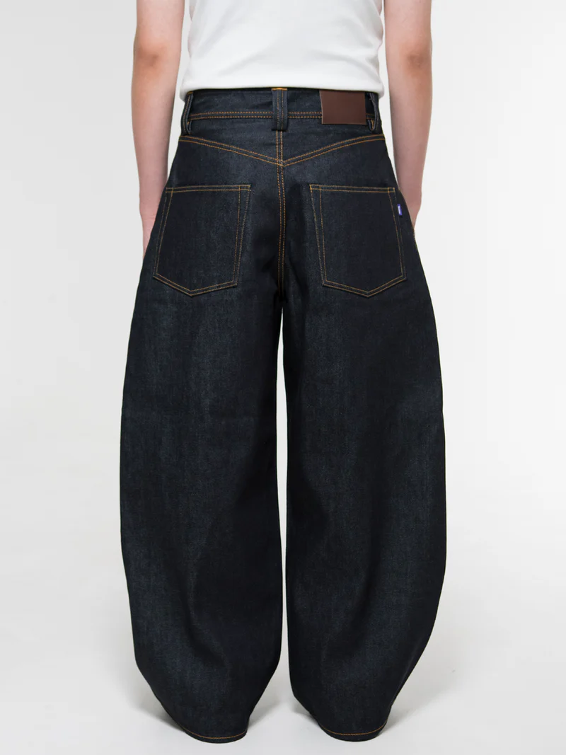 JAPANESE SELVEDGE  CURVED-LEGS JEANS