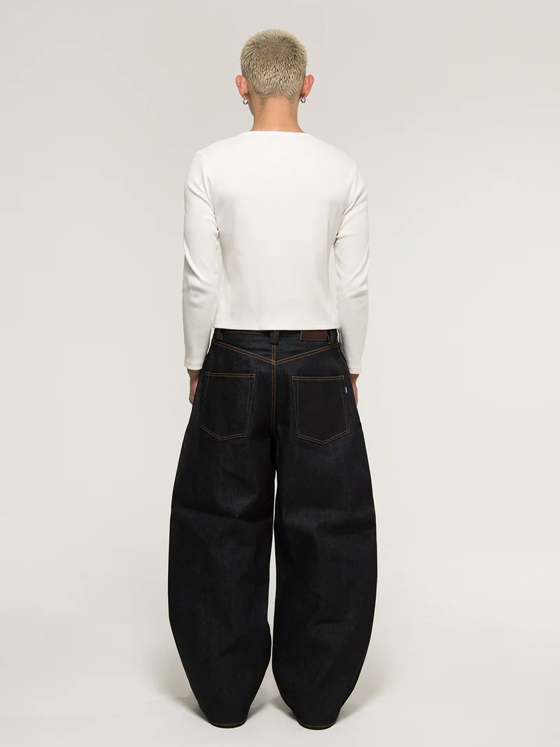 JAPANESE SELVEDGE  CURVED-LEGS JEANS