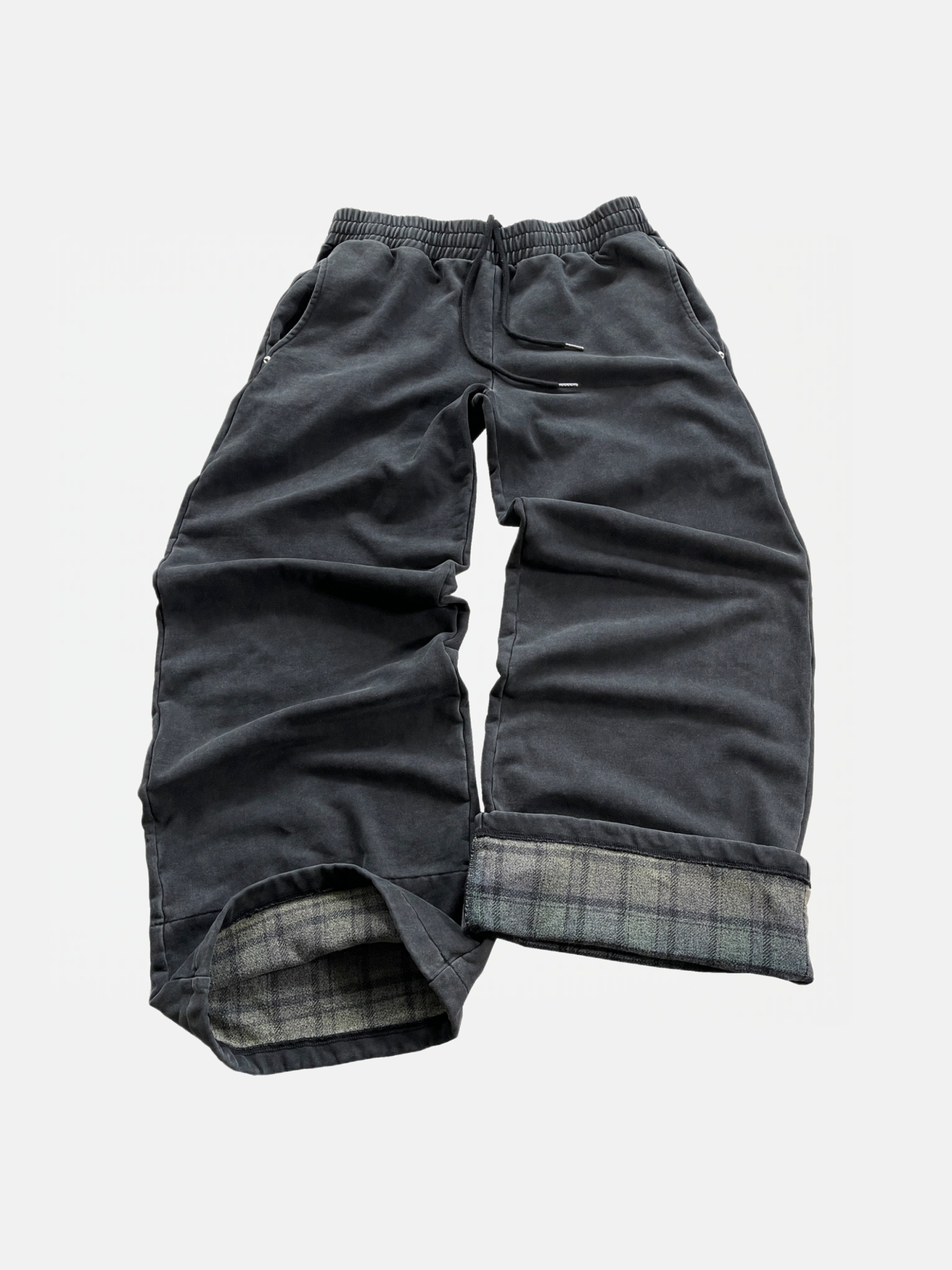 LAZY PLAID‑LINED SWEATS