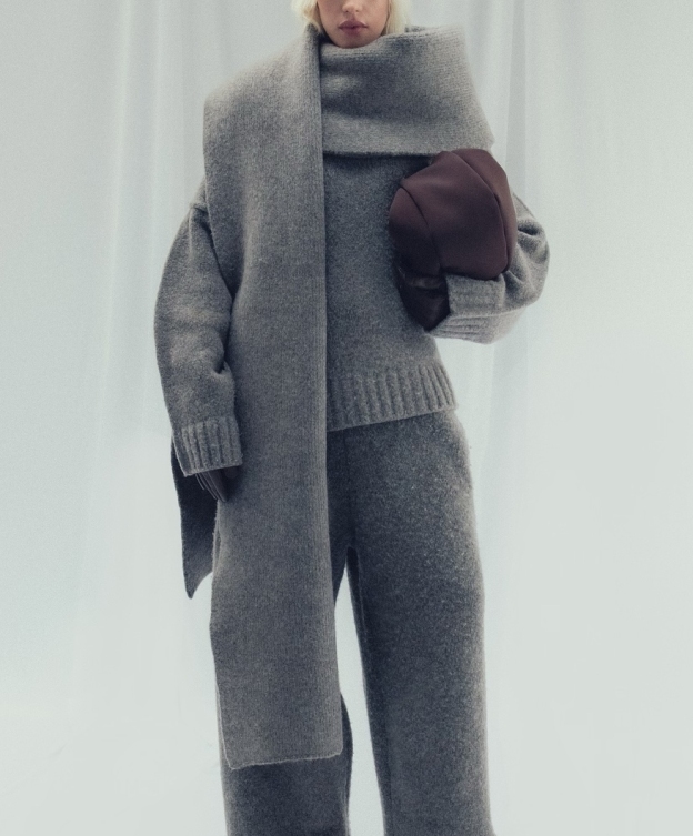 WOOL KNIT DUVET SCARF