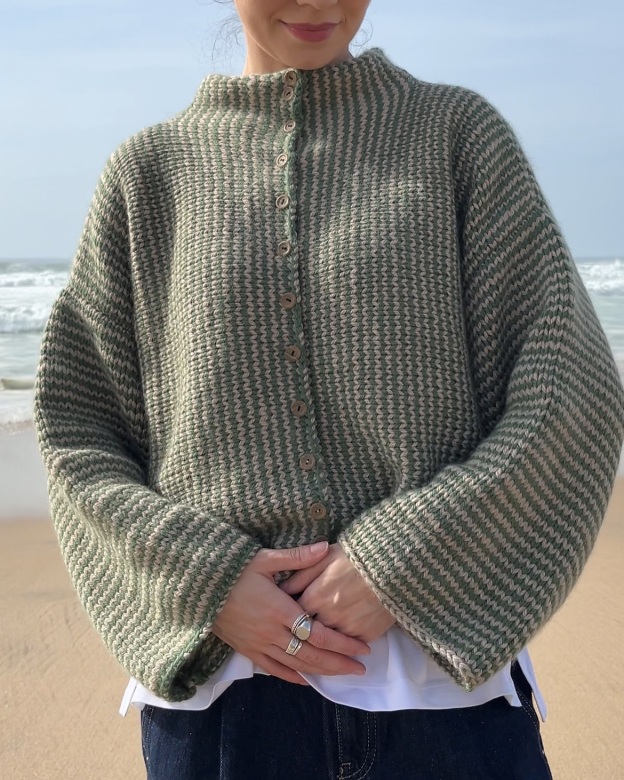 KNITTED CARDIGAN