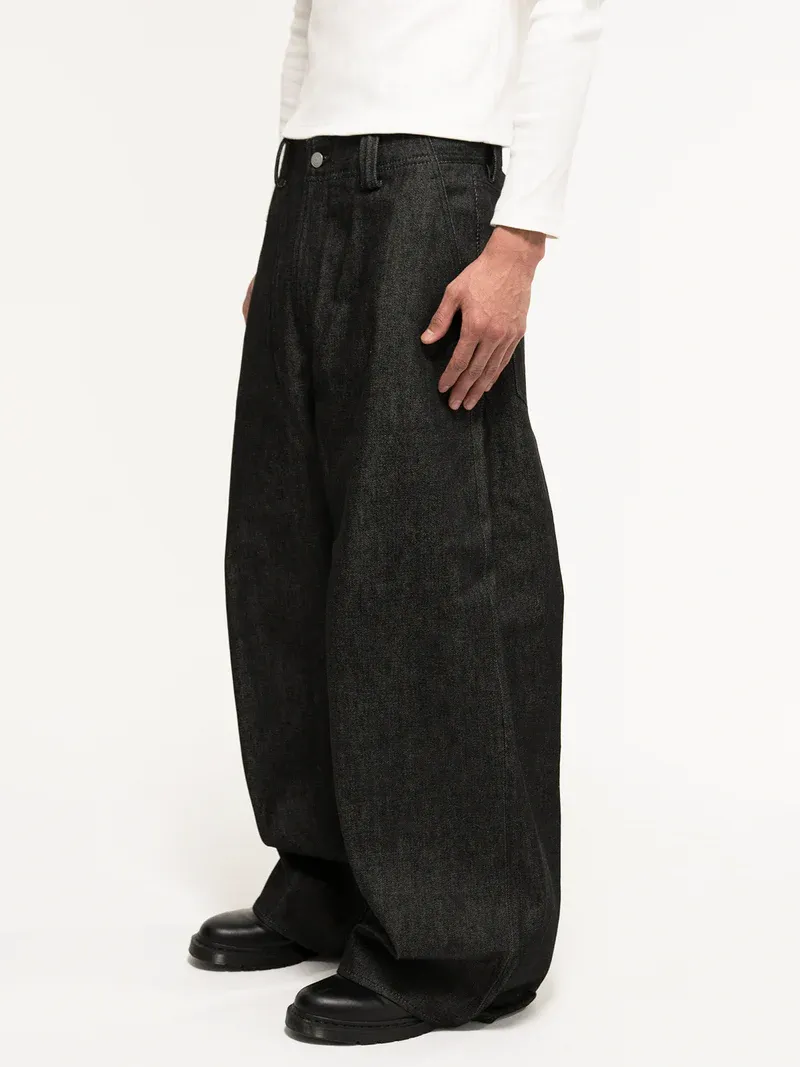 JAPANESE SELVEDGE  CURVED-LEGS JEANS