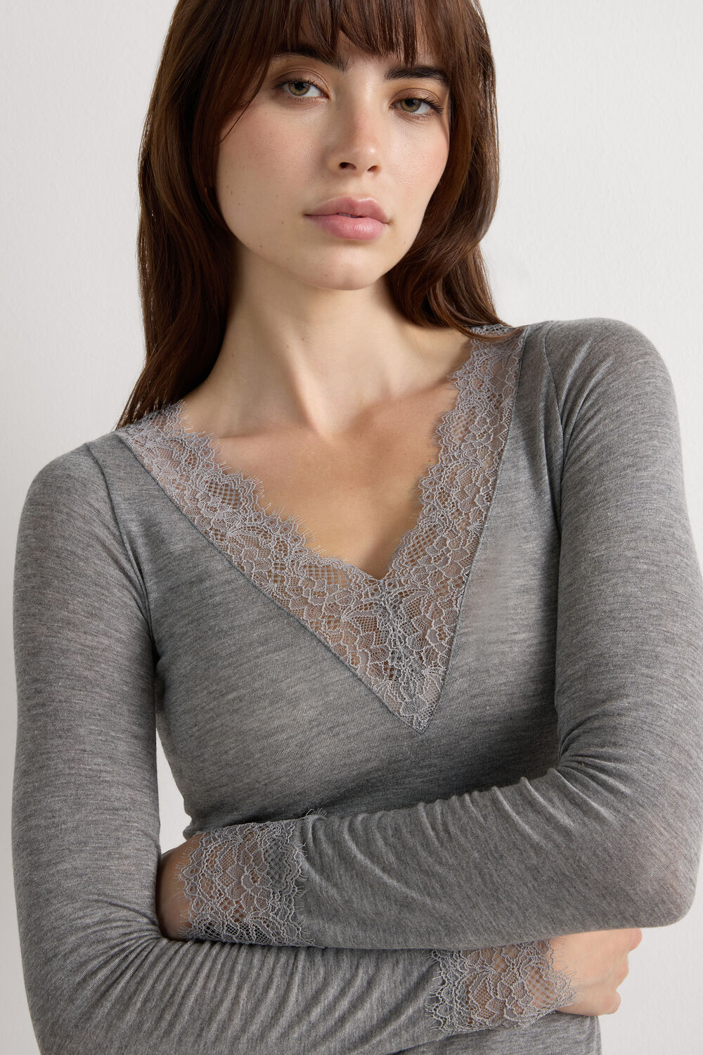 Ultralight V-Neck Sweater with Cashmere and Lace