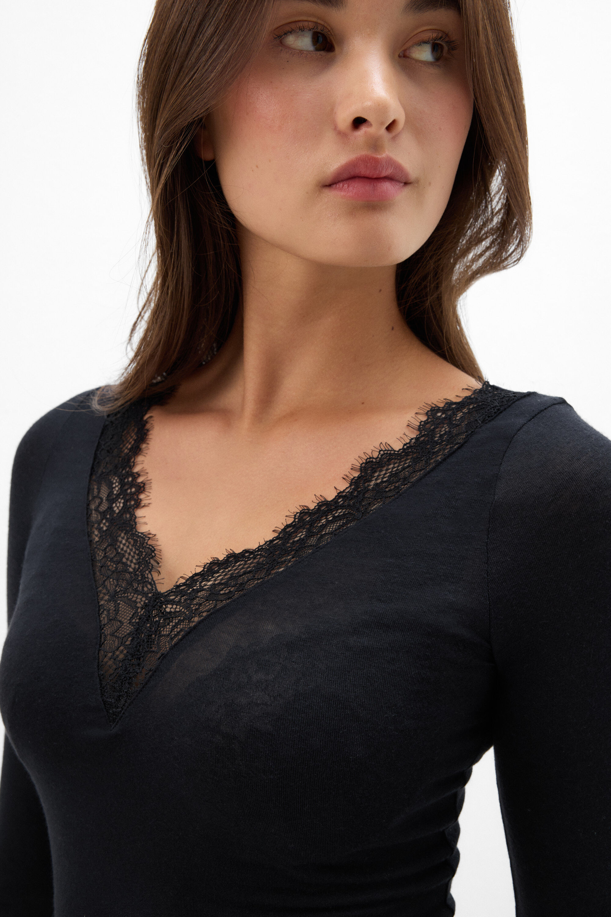 Ultralight V-Neck Sweater with Cashmere and Lace