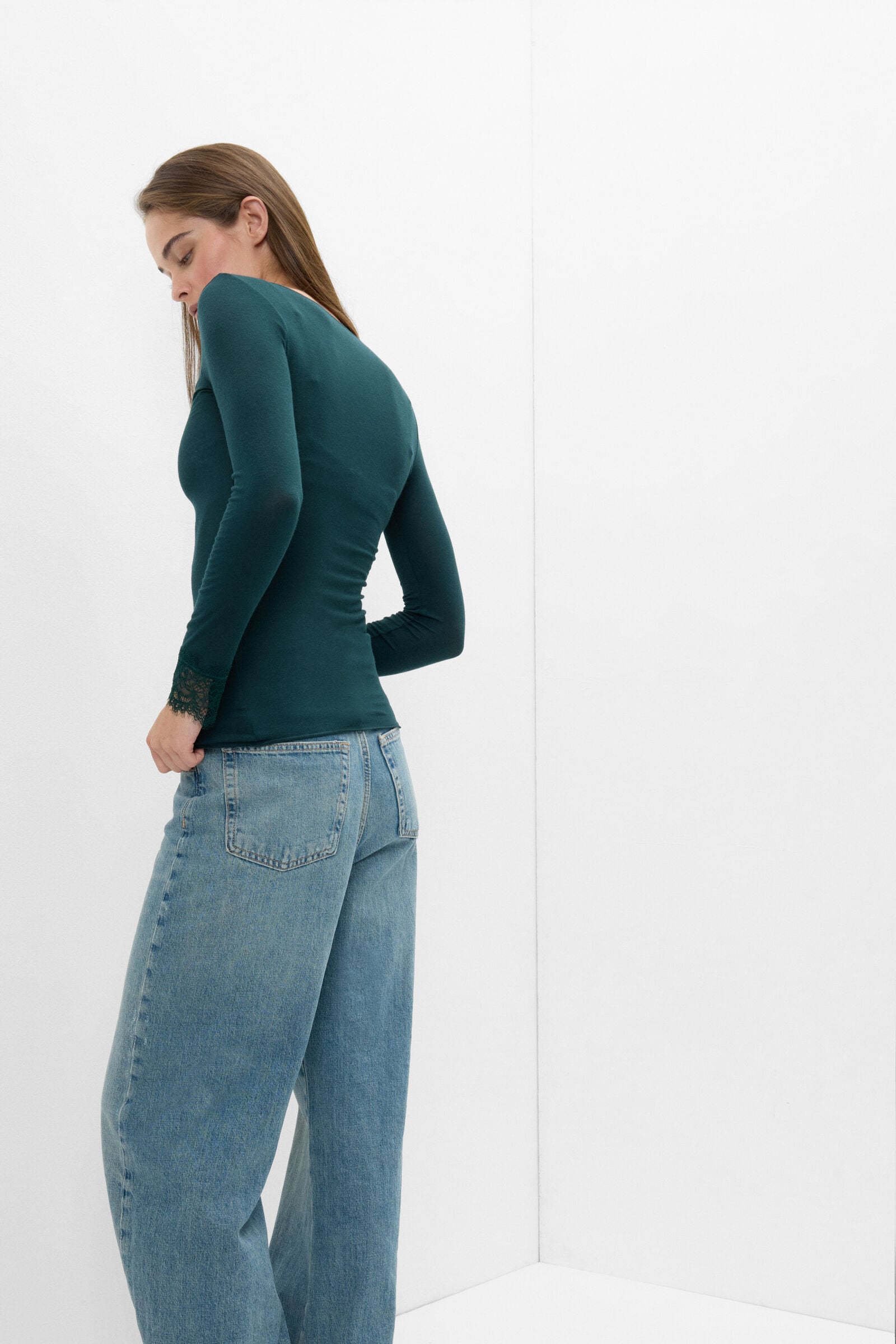 Ultralight V-Neck Sweater with Cashmere and Lace