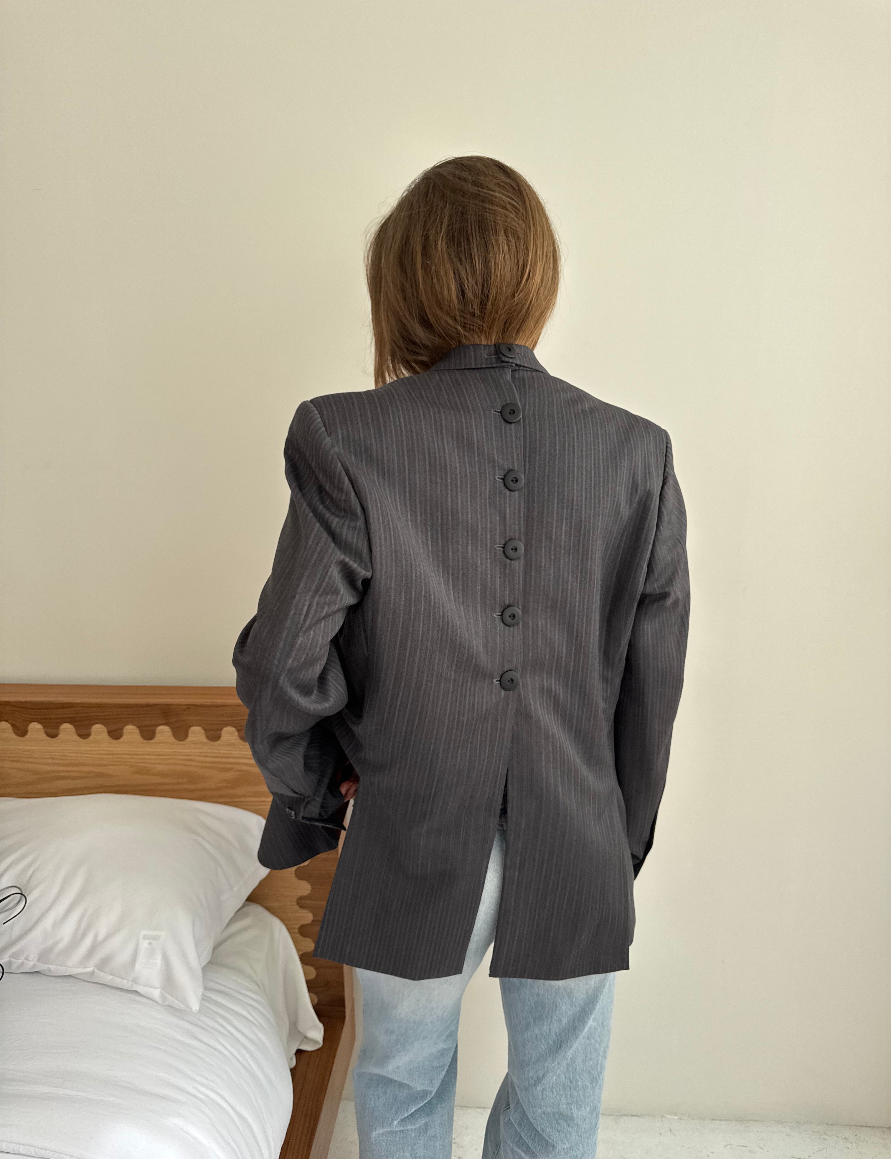  button back blazer