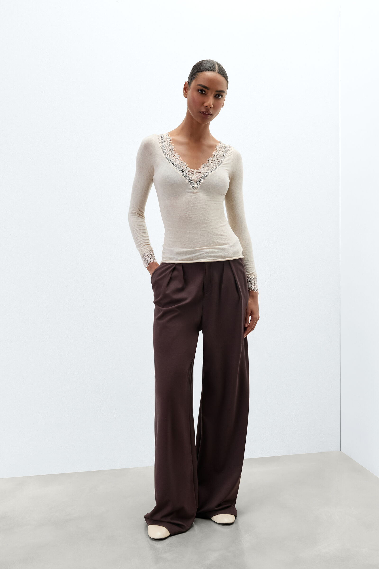 Ultralight V-Neck Sweater with Cashmere and Lace