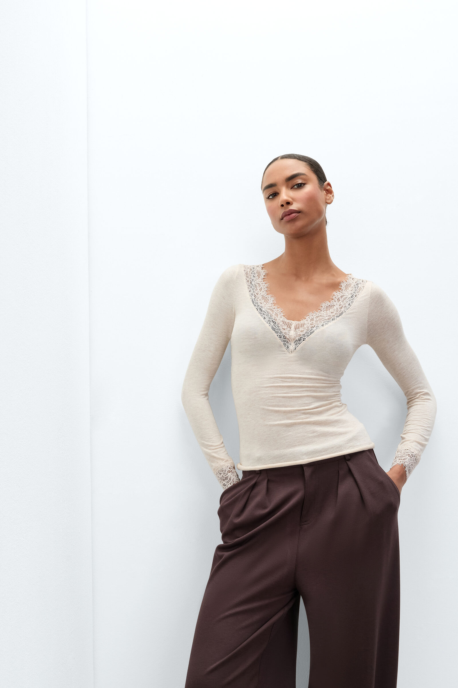 Ultralight V-Neck Sweater with Cashmere and Lace