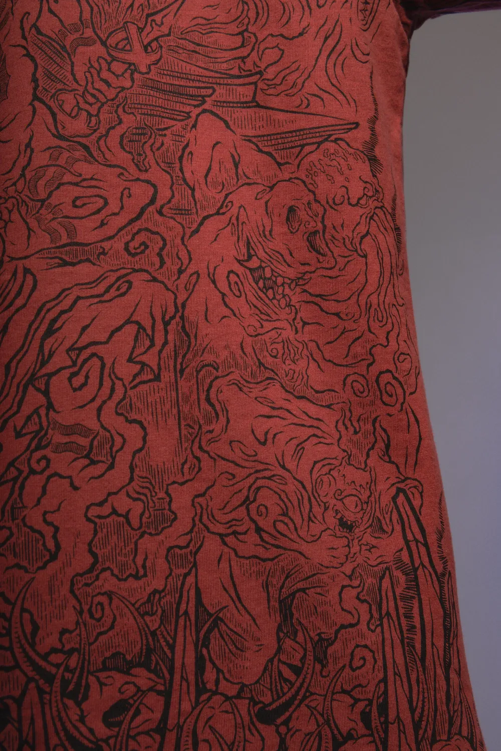 SUKNUA & MAHORAGA TEE