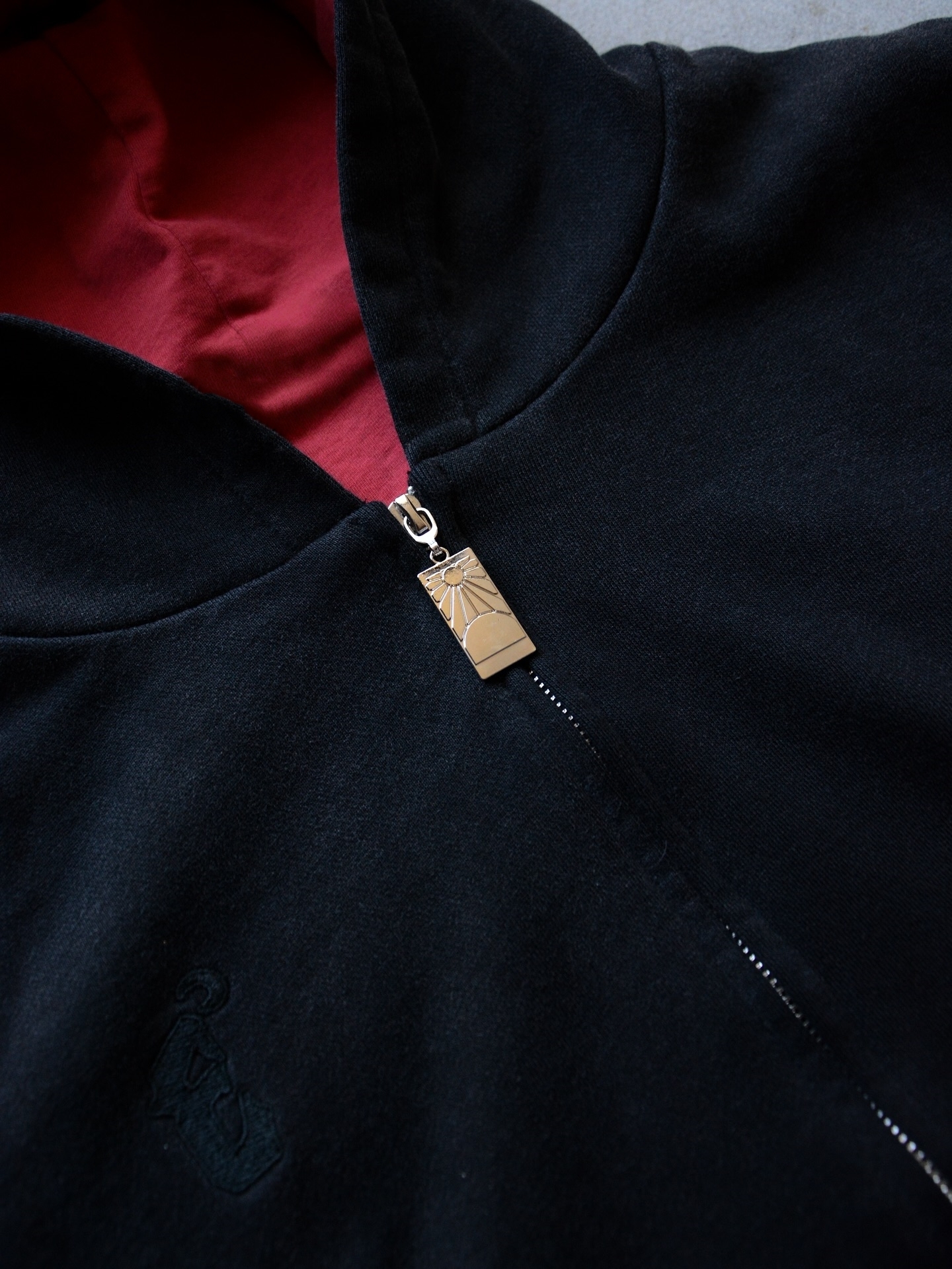 SUN BREATHING GLOWING EMBROIDERY SWEAT SET | DEMON SLAYER