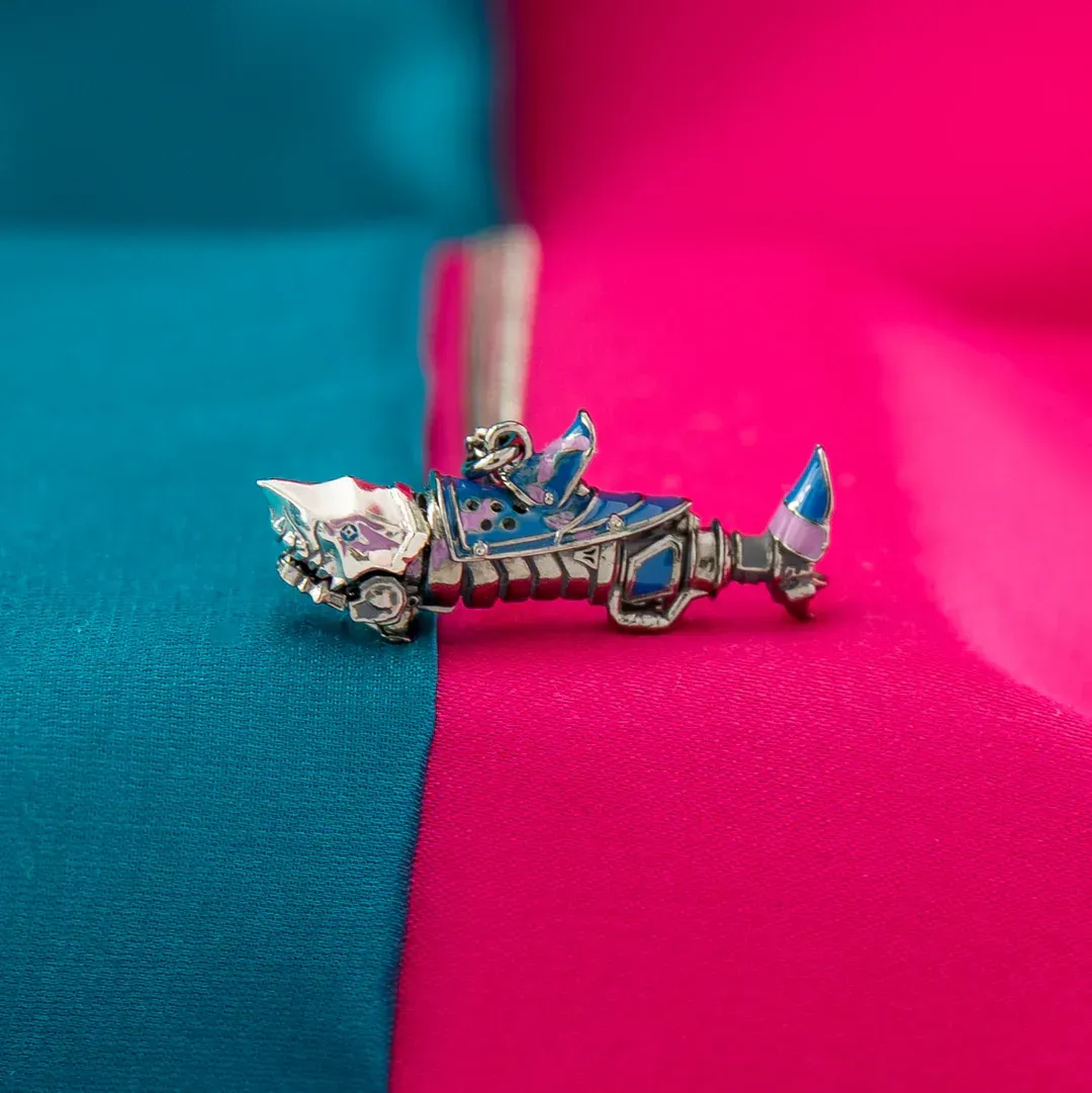 THE SHARK NECKLACES