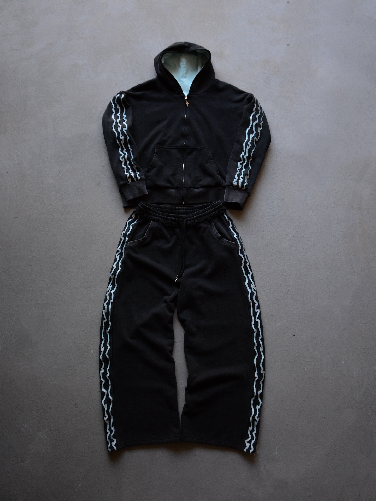 THUNDER BREATHING SWEAT SET | DEMON SLAYER