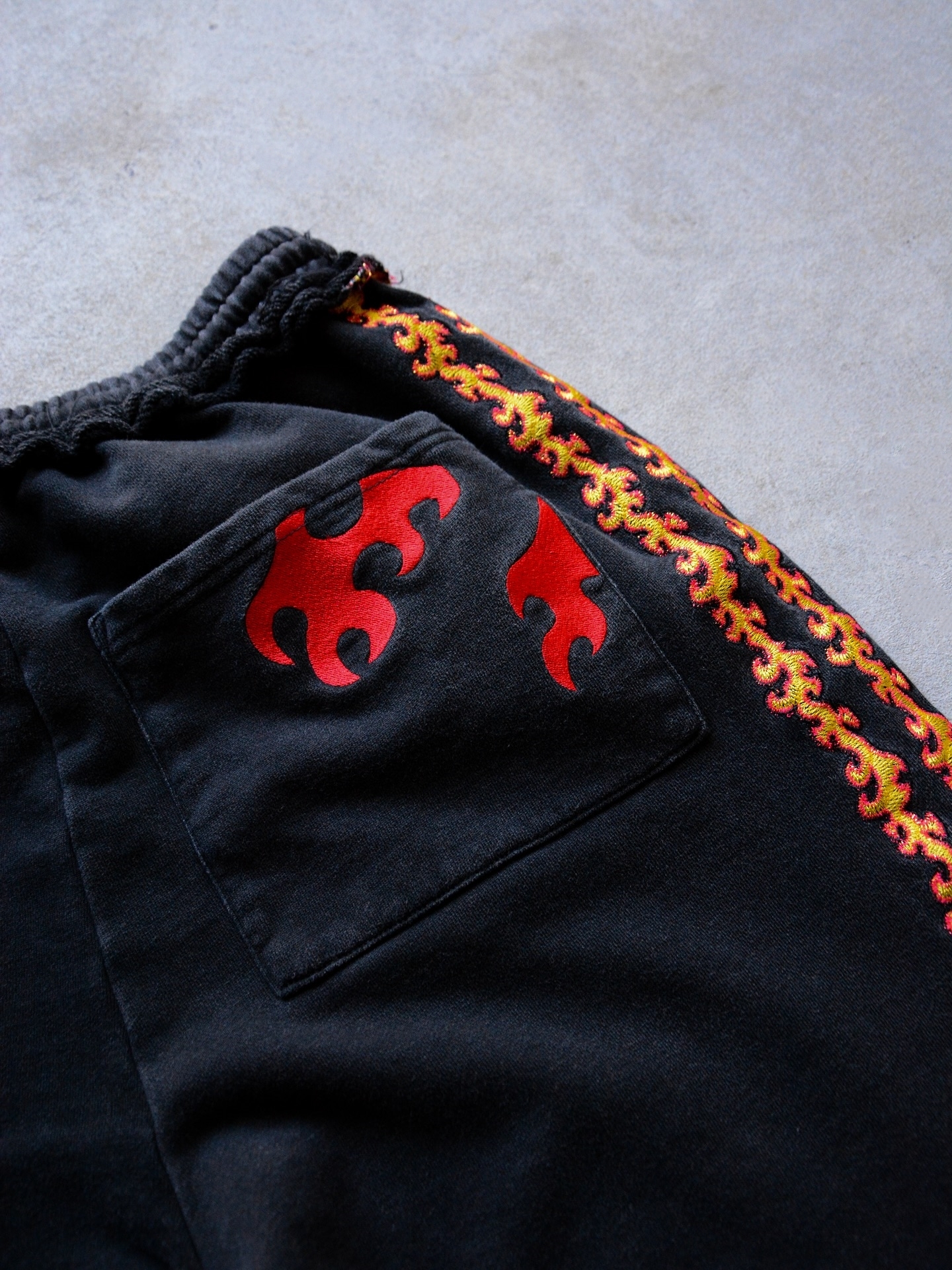 SUN BREATHING GLOWING EMBROIDERY SWEAT SET | DEMON SLAYER