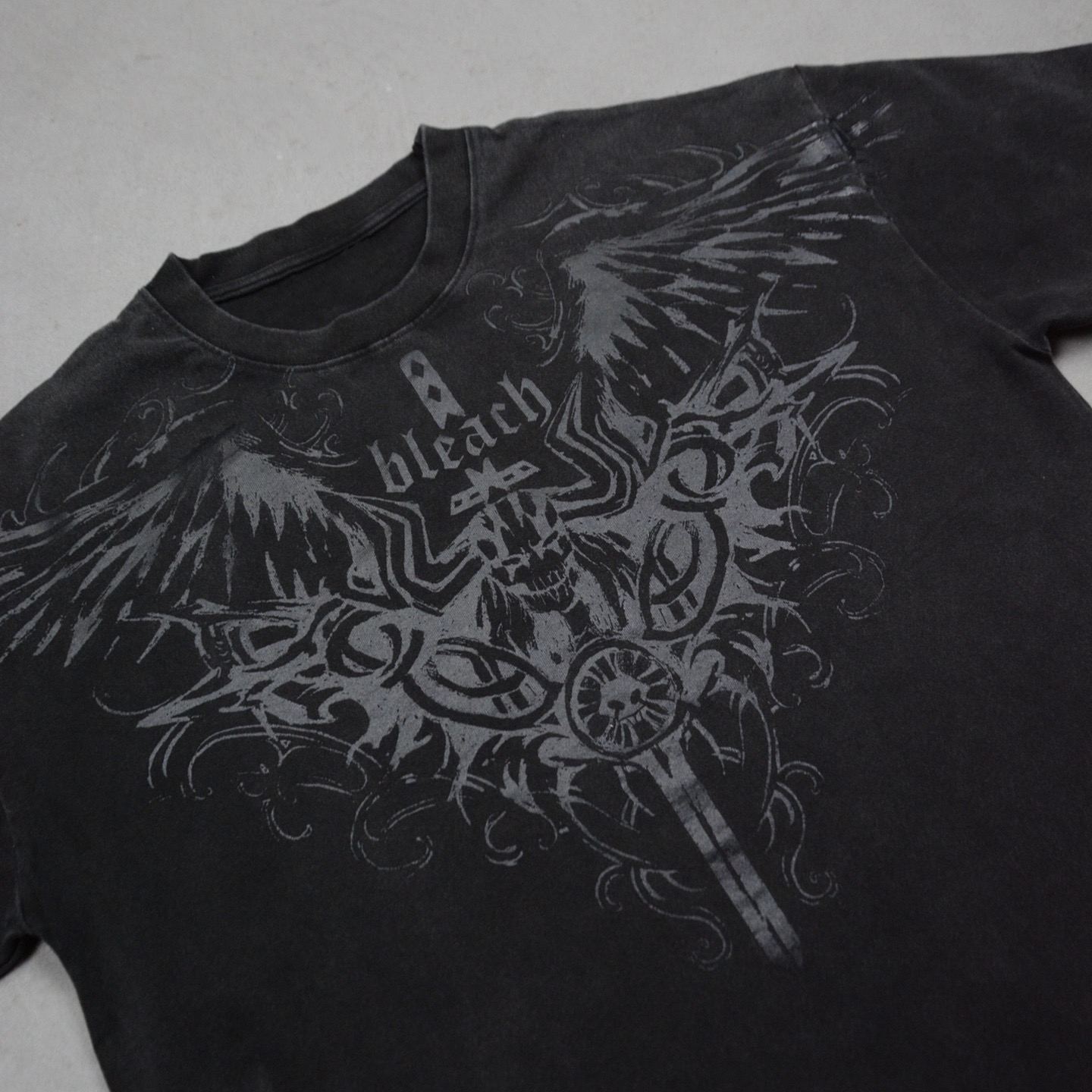 BLEACH CROSSWING TEE