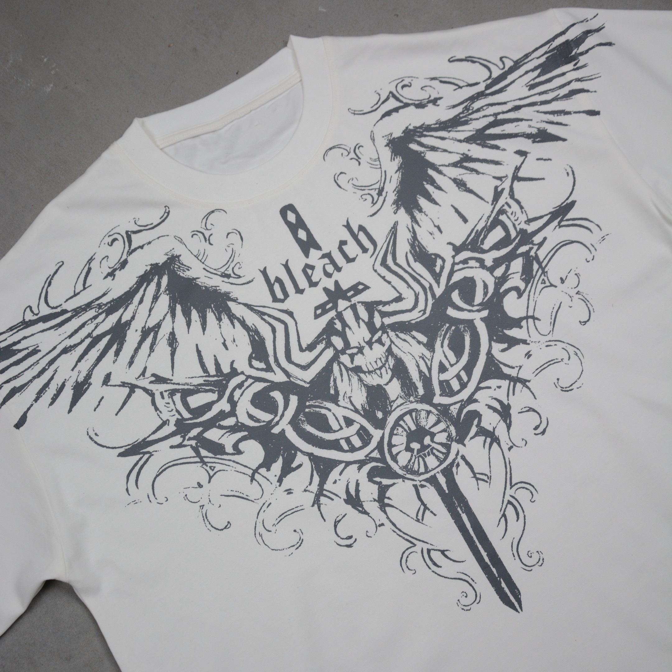 BLEACH CROSSWING TEE