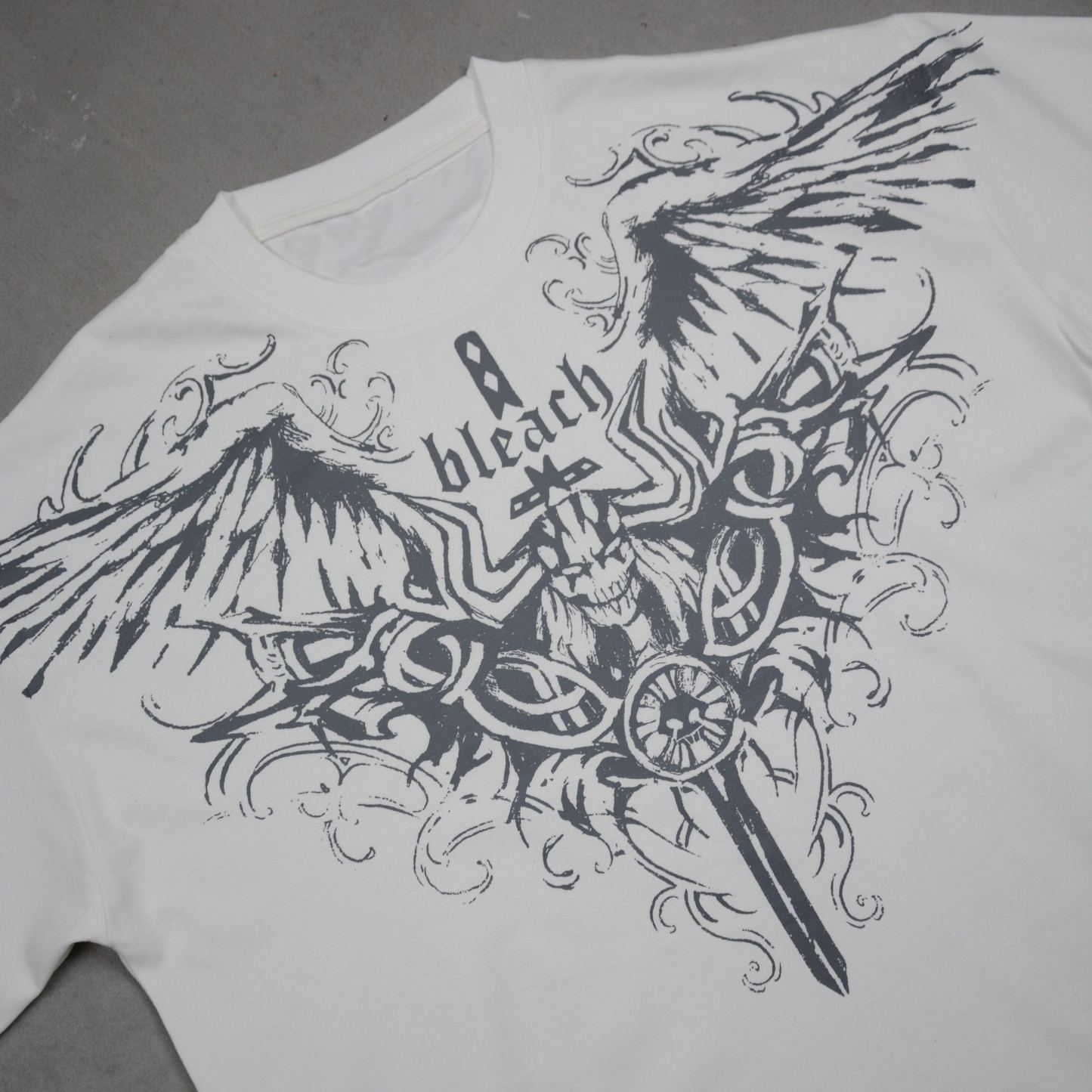 BLEACH CROSSWING TEE