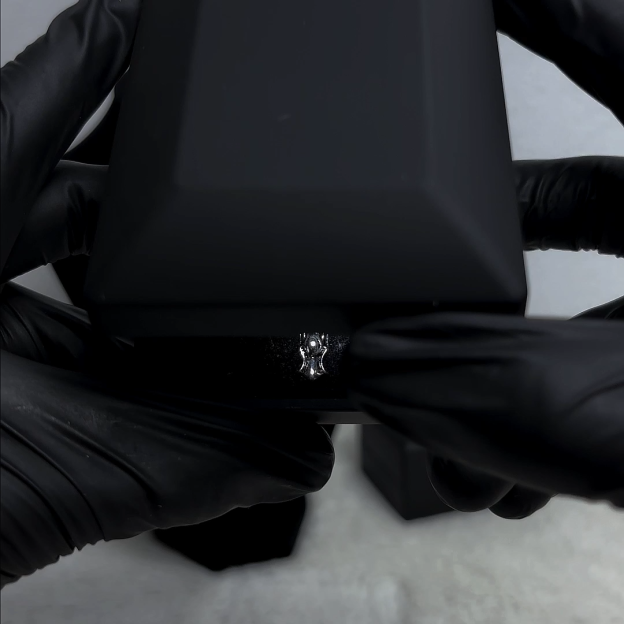 SWORD HUNTER PENDANT