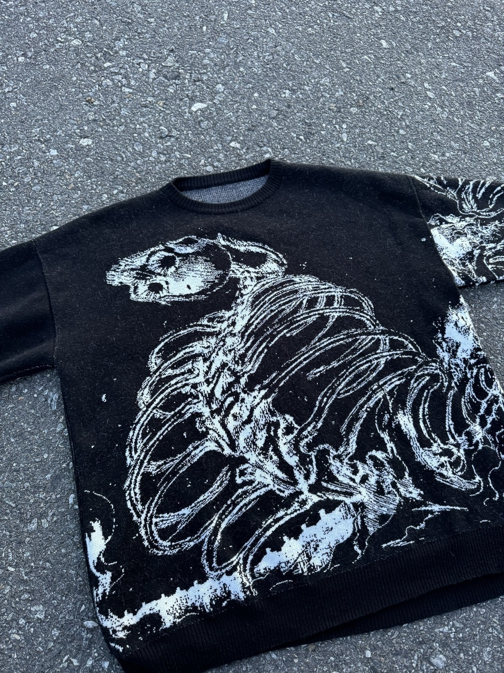 SWEATER EREN SKULL