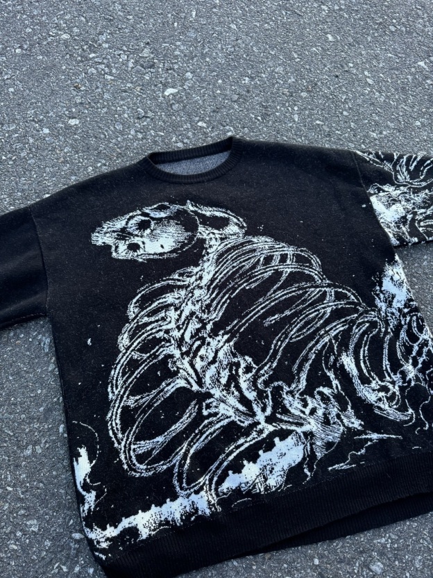 SWEATER EREN SKULL 