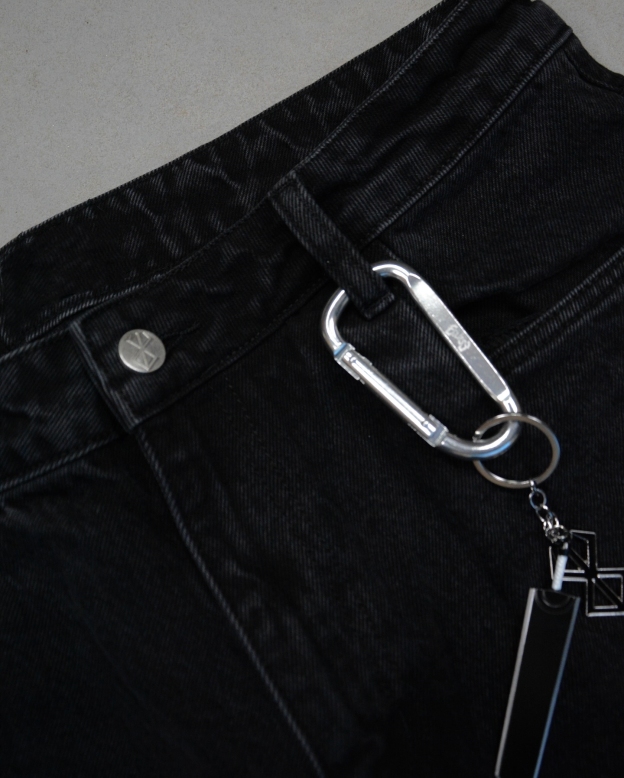 BLACK ARMOR JEANS