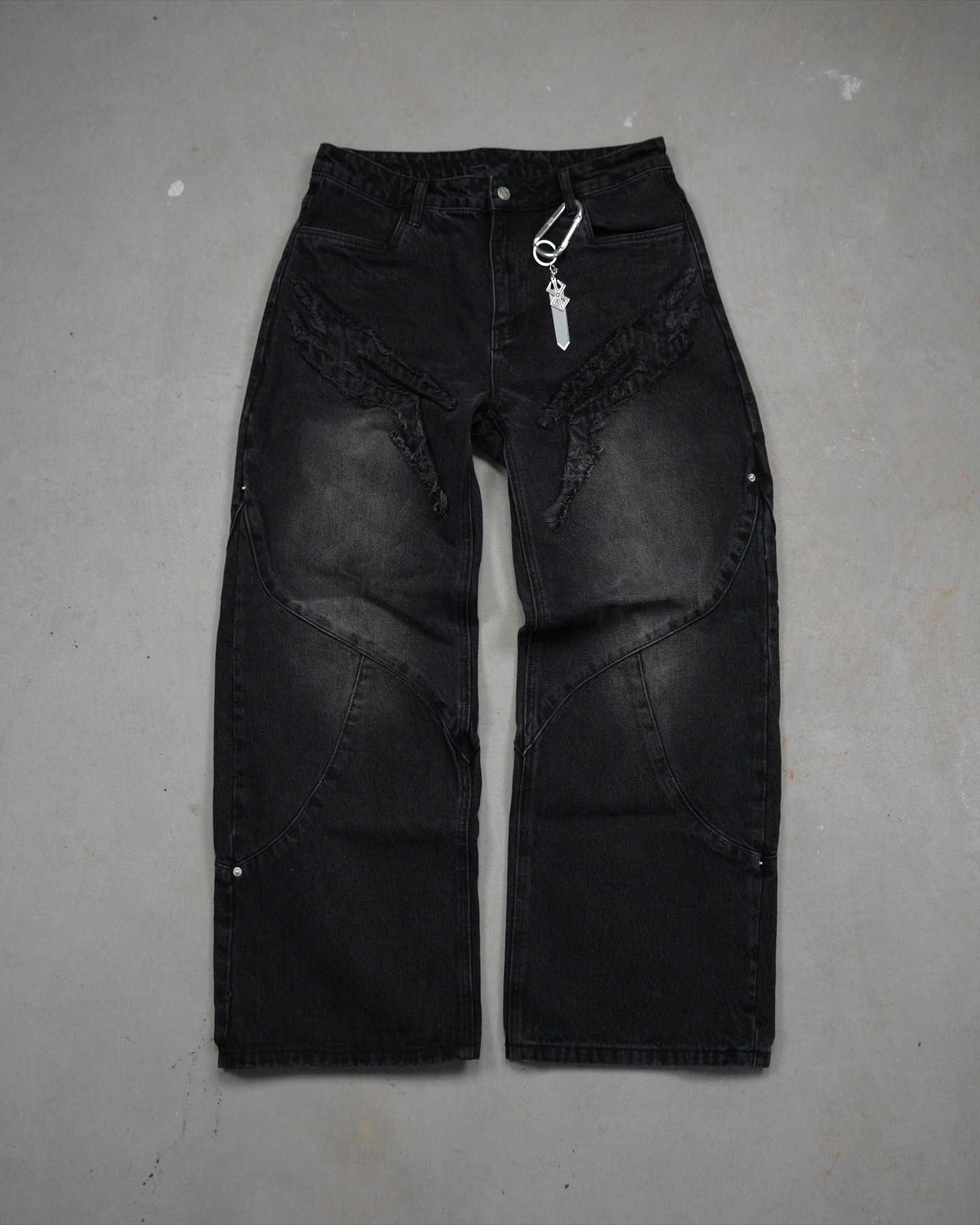 BLACK ARMOR JEANS