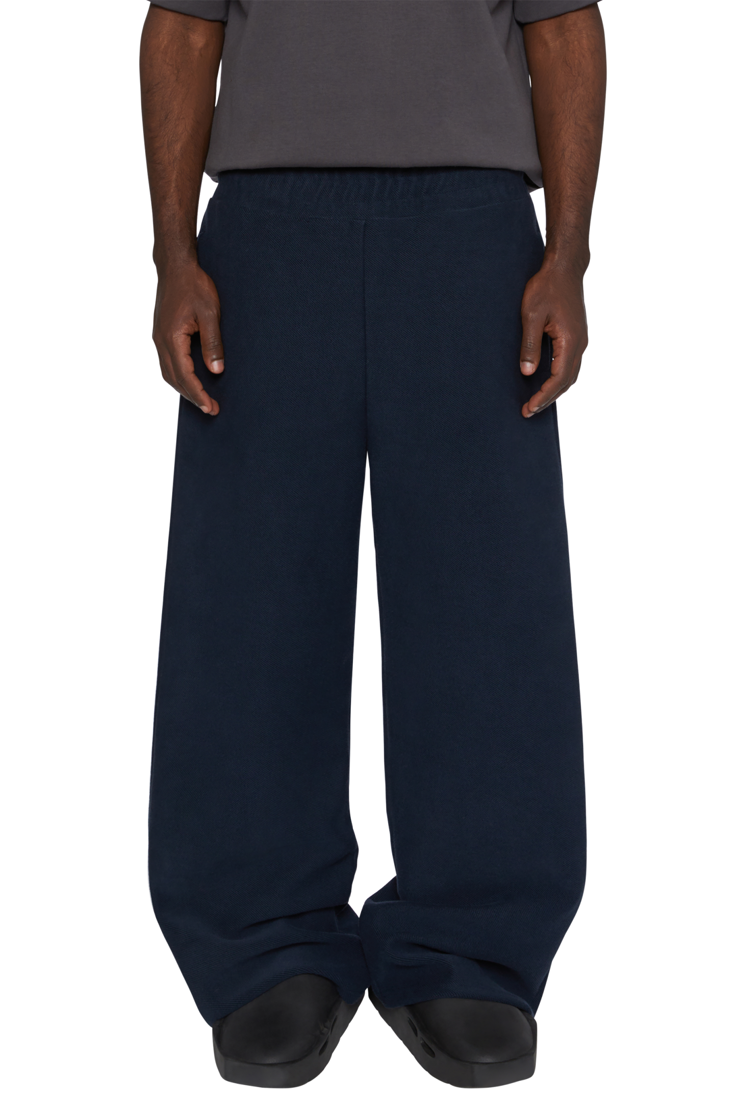 V2 610 GSM MONOCHROME COZY STRAIGHT LEG SWEATS