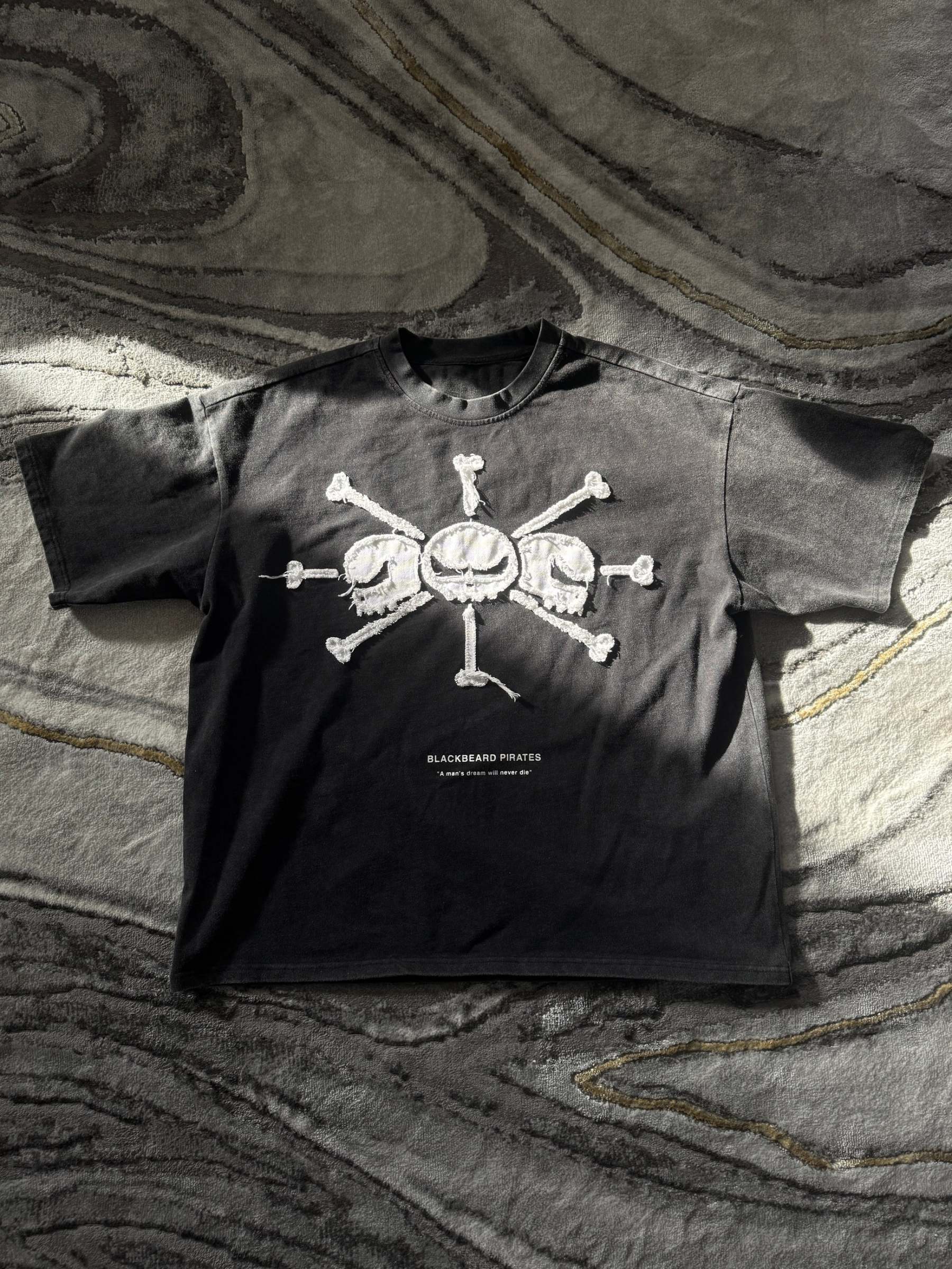 BLACKBEARD PIRATES TEE