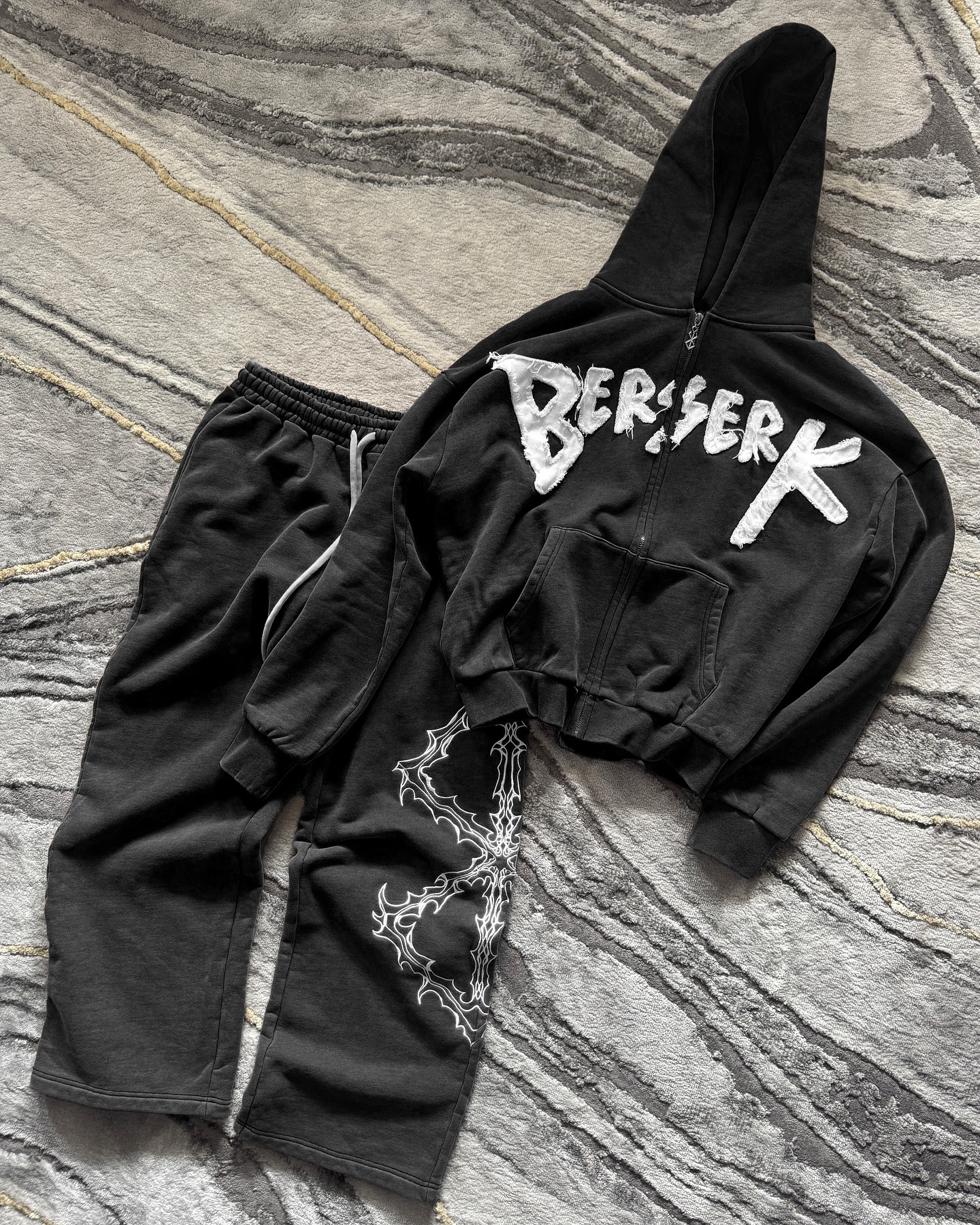 BERSERK RELIC ZIP-UP HOODIE
