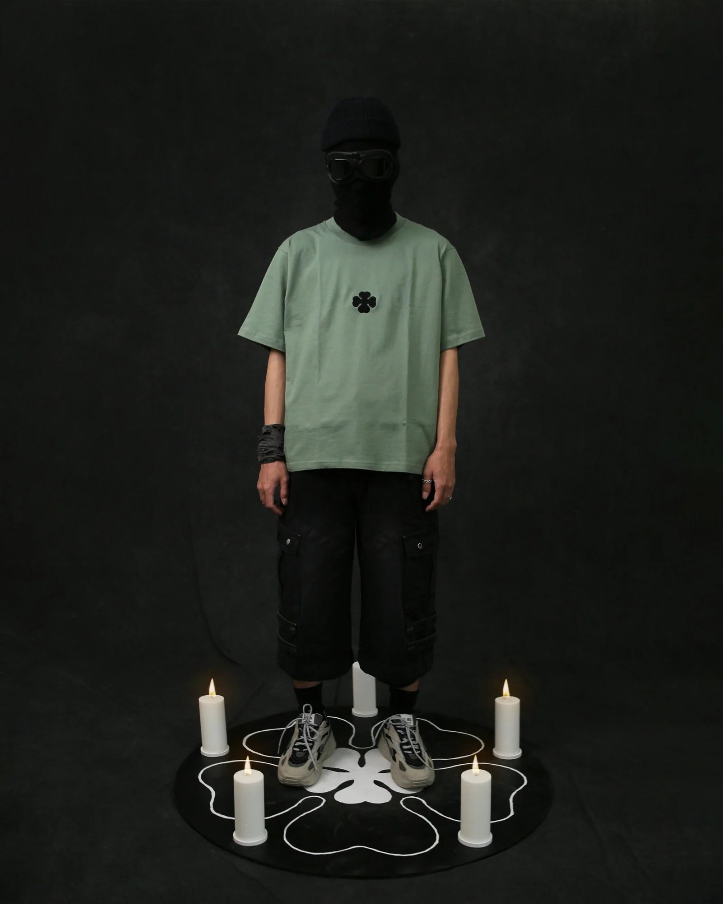 YUNO FOUR CLOVER TEE