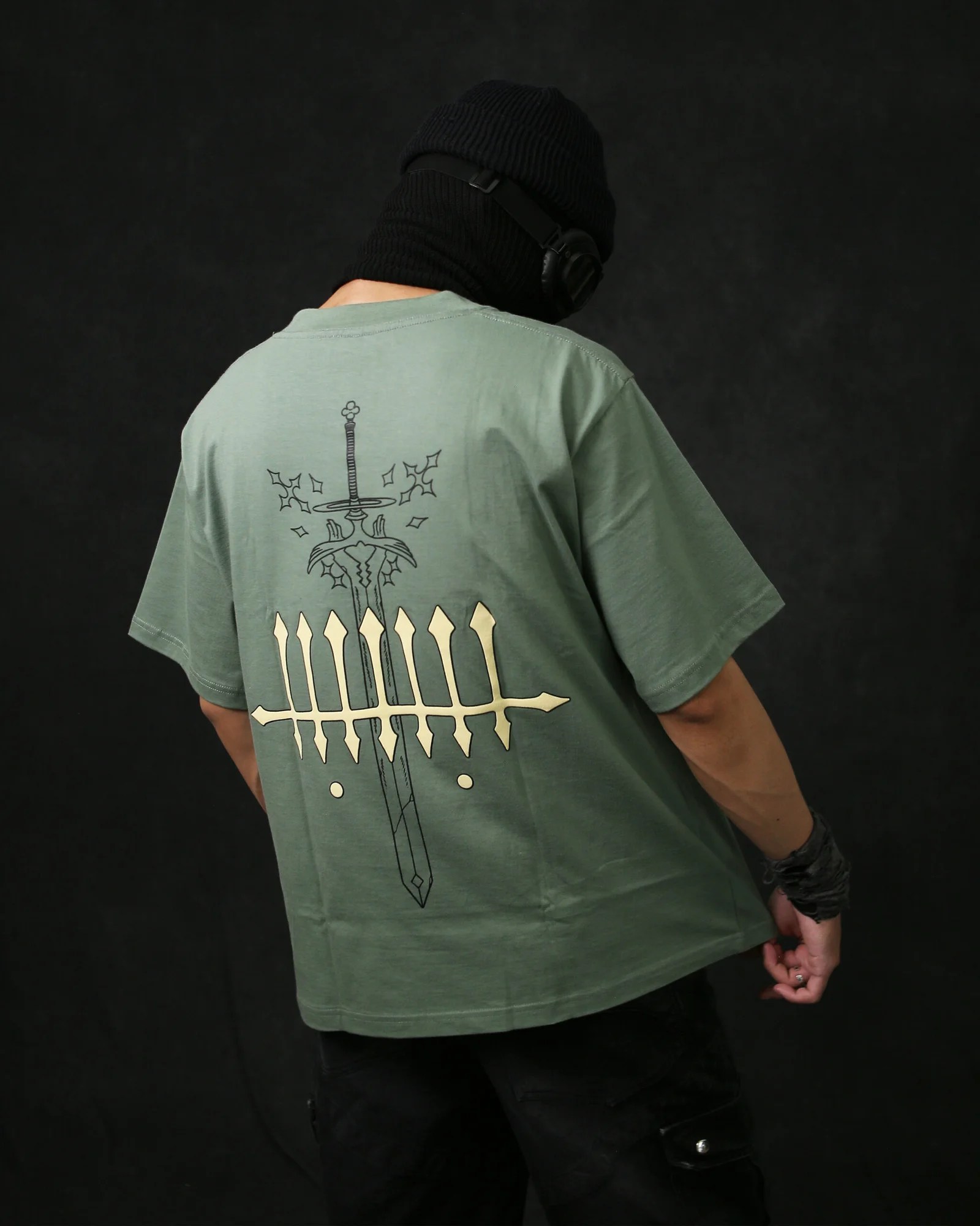 YUNO FOUR CLOVER TEE