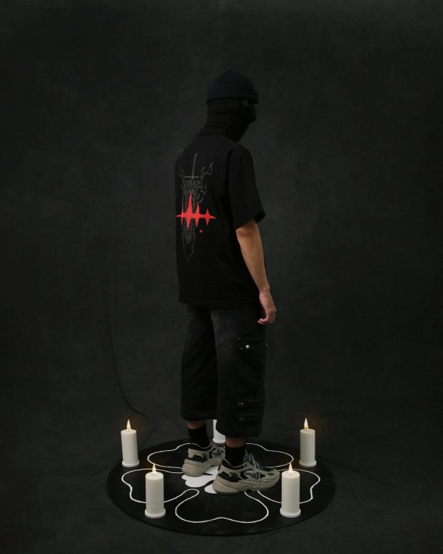 ASTA FIVE CLOVER TEE